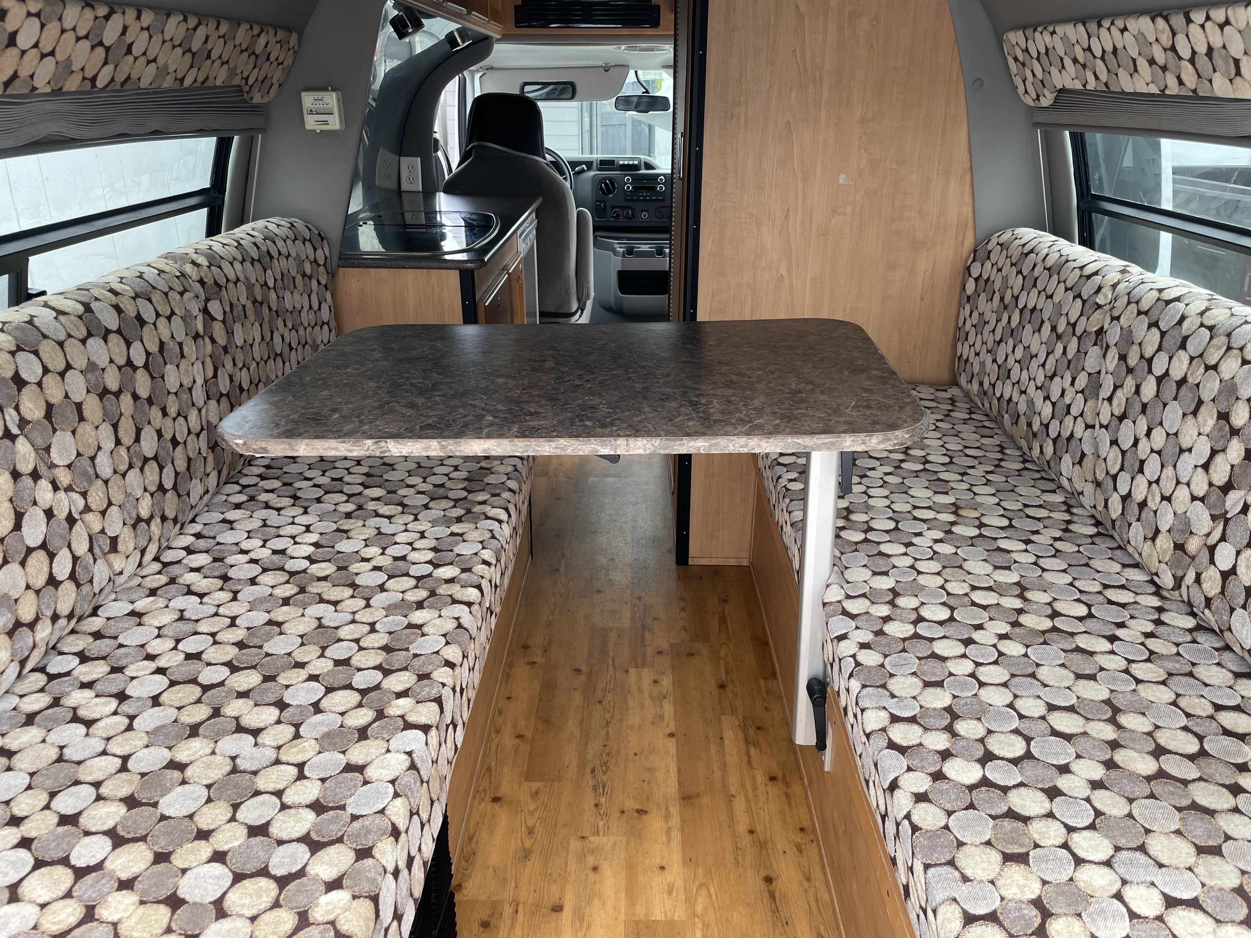 2010 Ford E-250 Majestic Leisure Craft Tourer