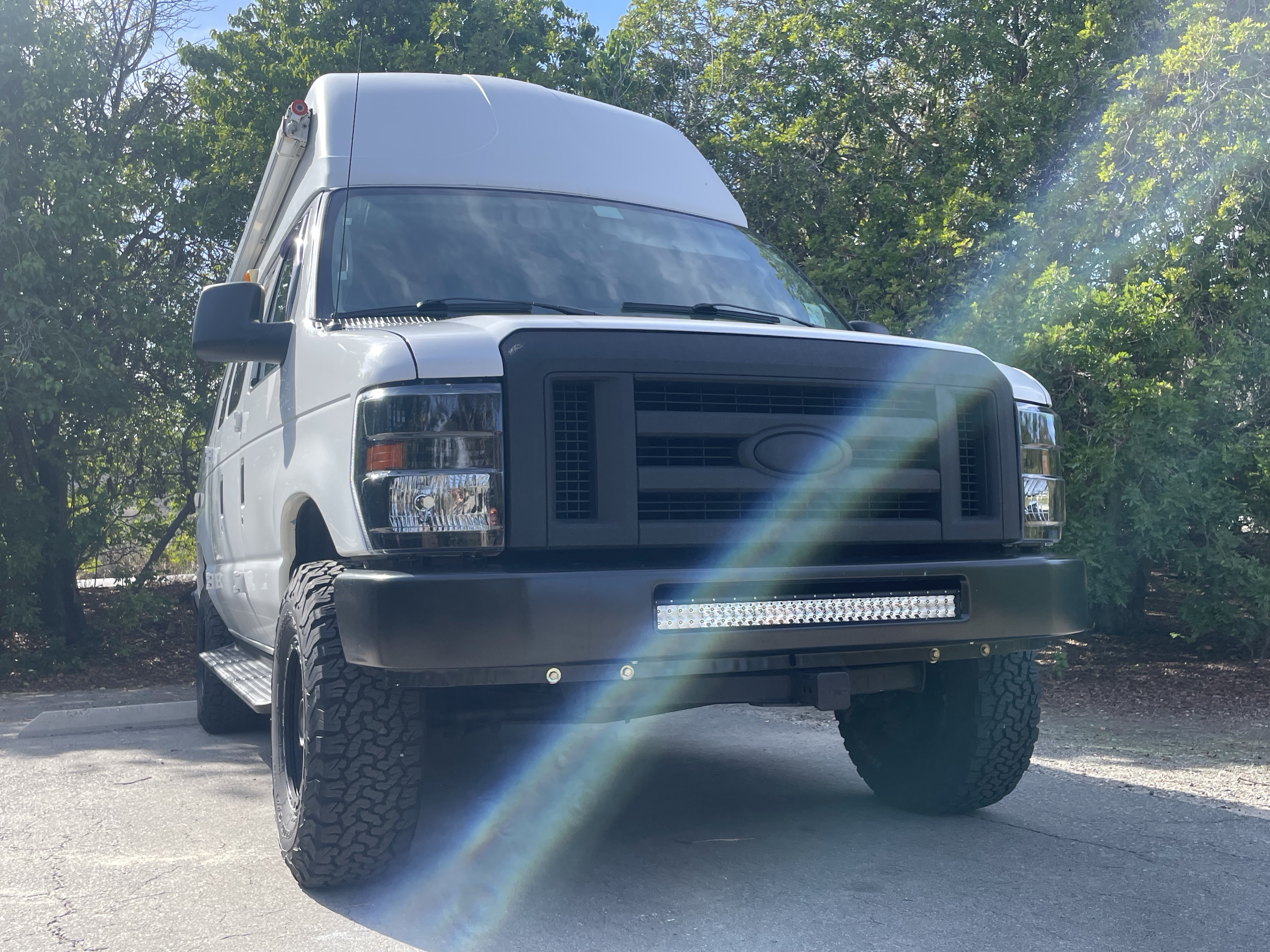 2010 Ford E-250 Majestic Leisure Craft Tourer - 3