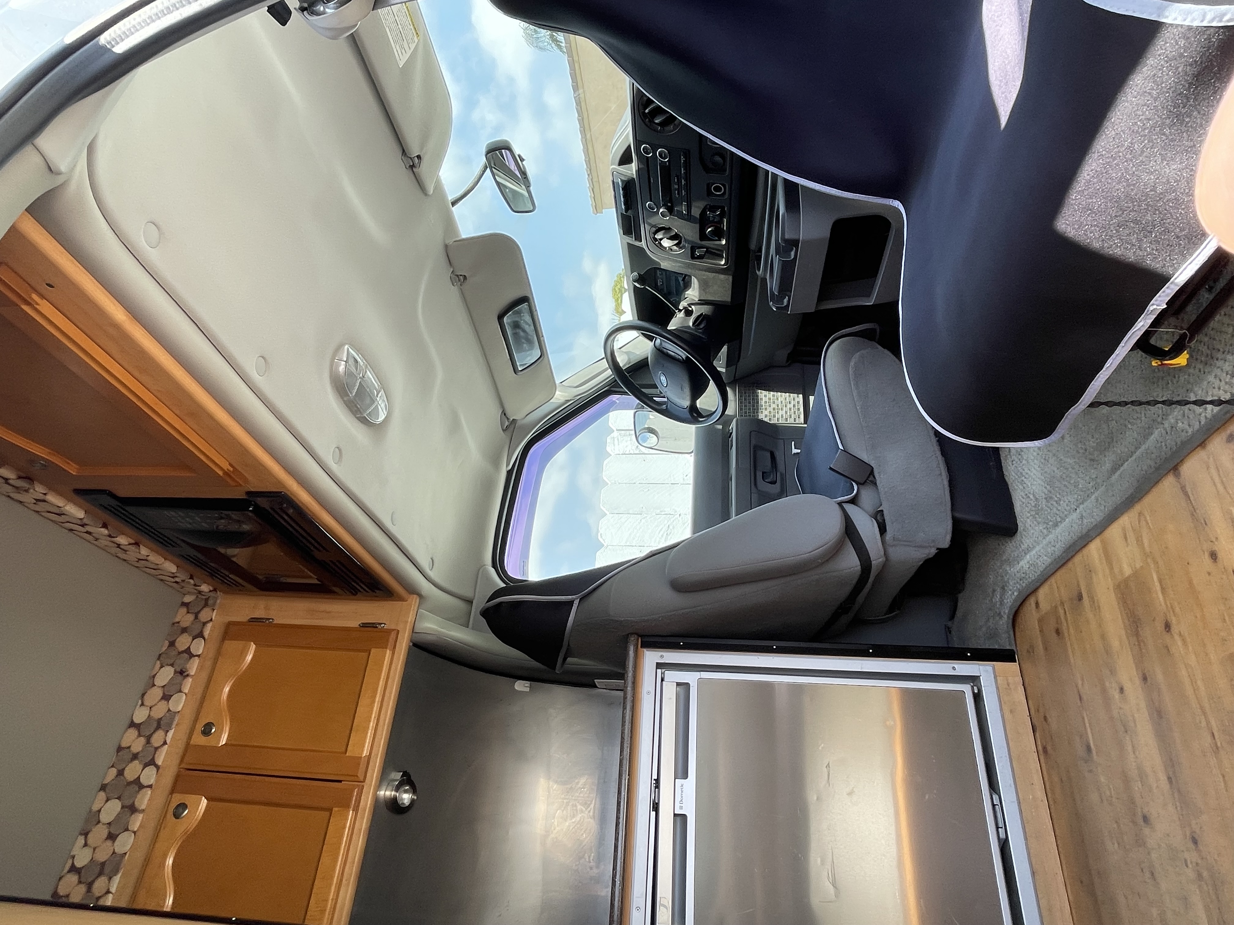 2010 Ford E-250 Majestic Leisure Craft Tourer