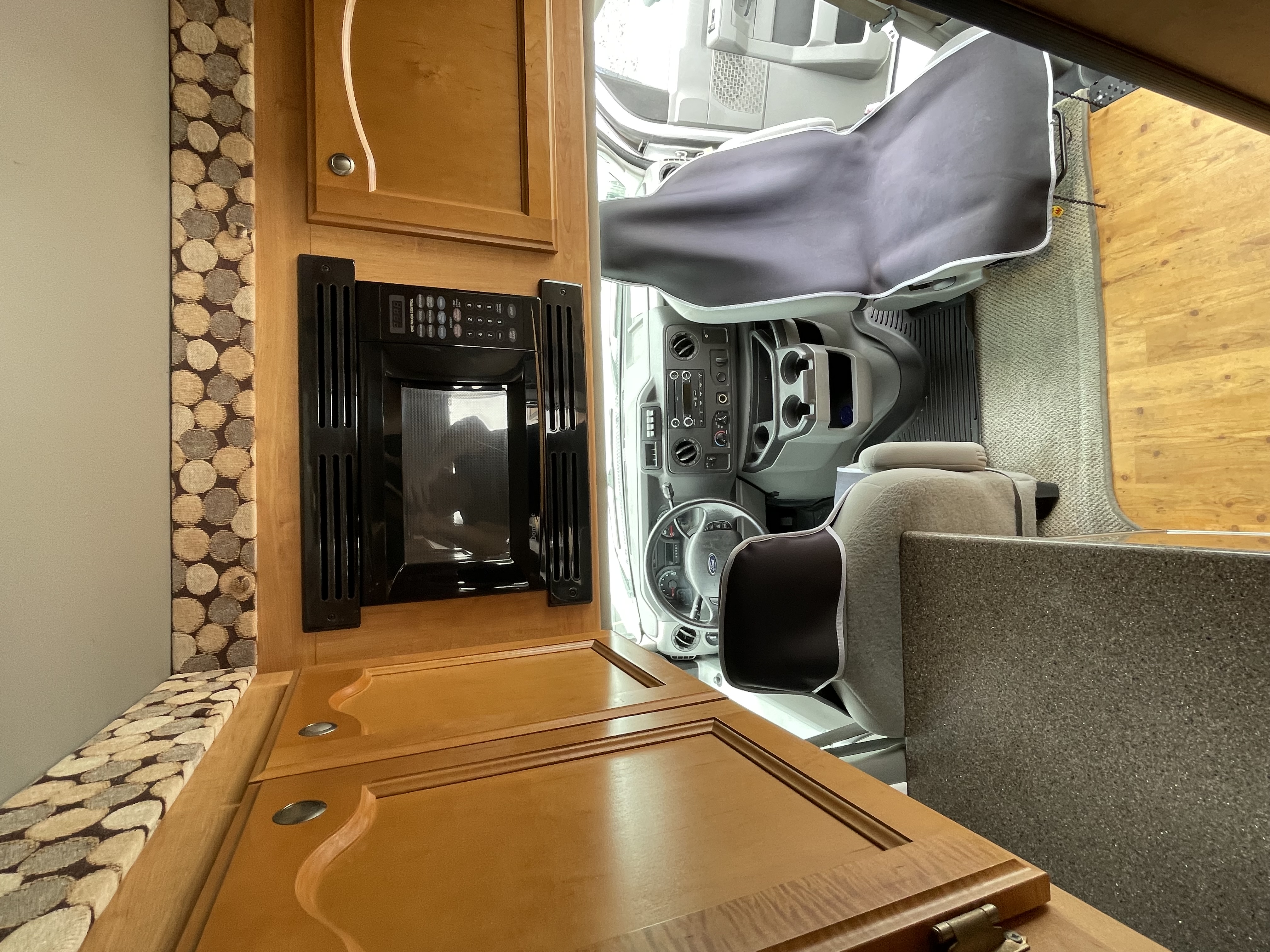 2010 Ford E-250 Majestic Leisure Craft Tourer