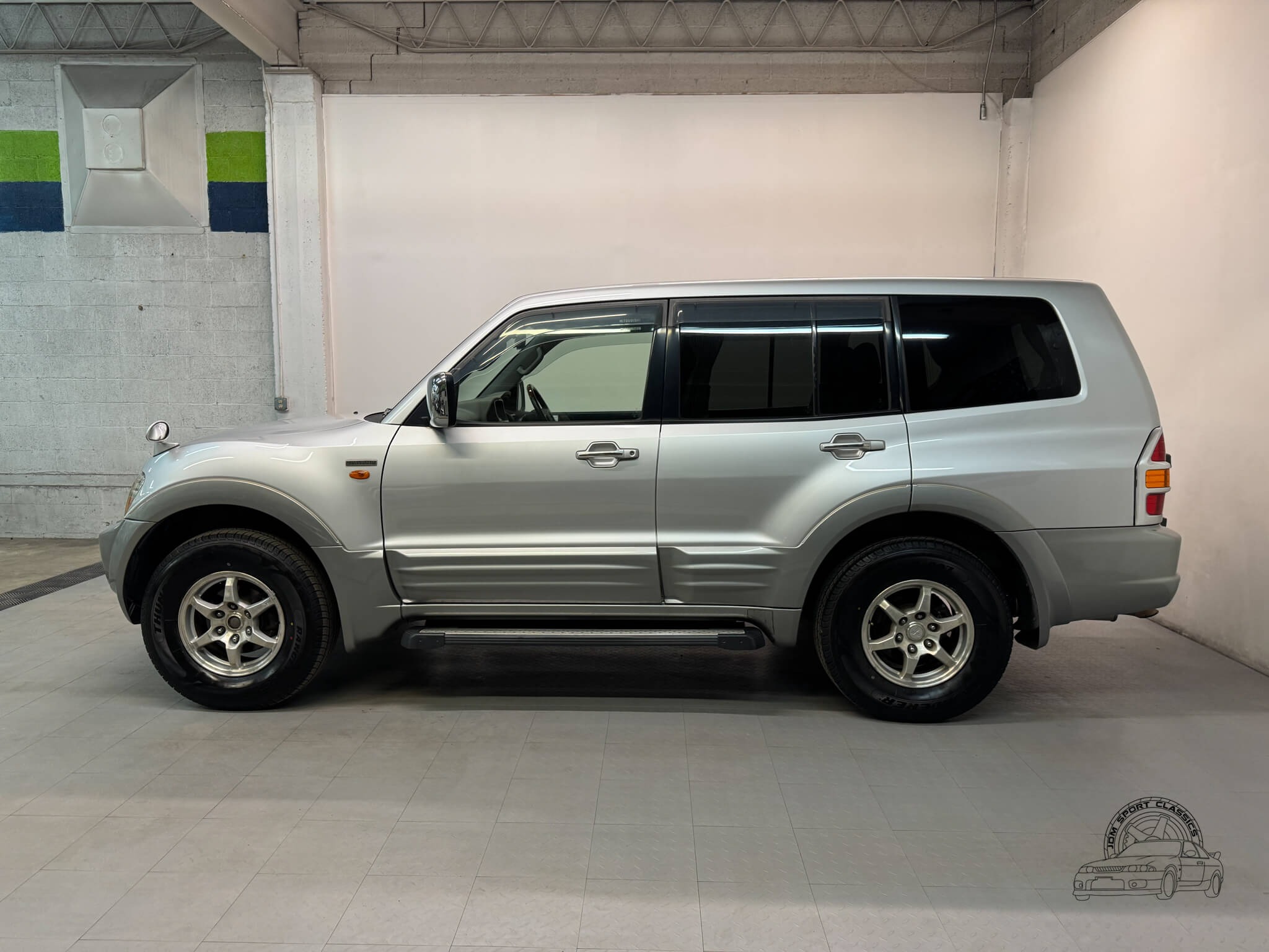 2000 Mitsubishi Pajero Super Exceed GDI - 2