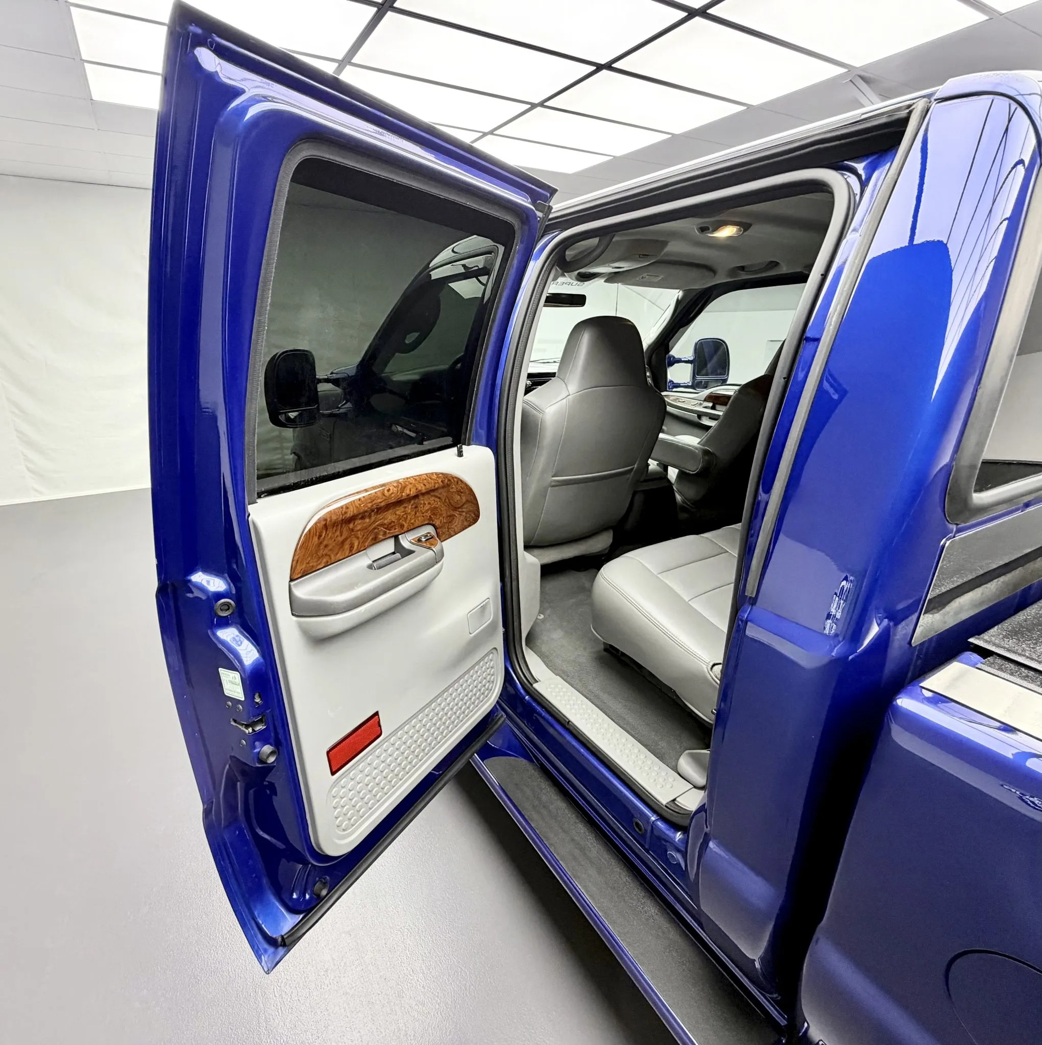 2003 Ford F-550 Fontaine Classic Traveler