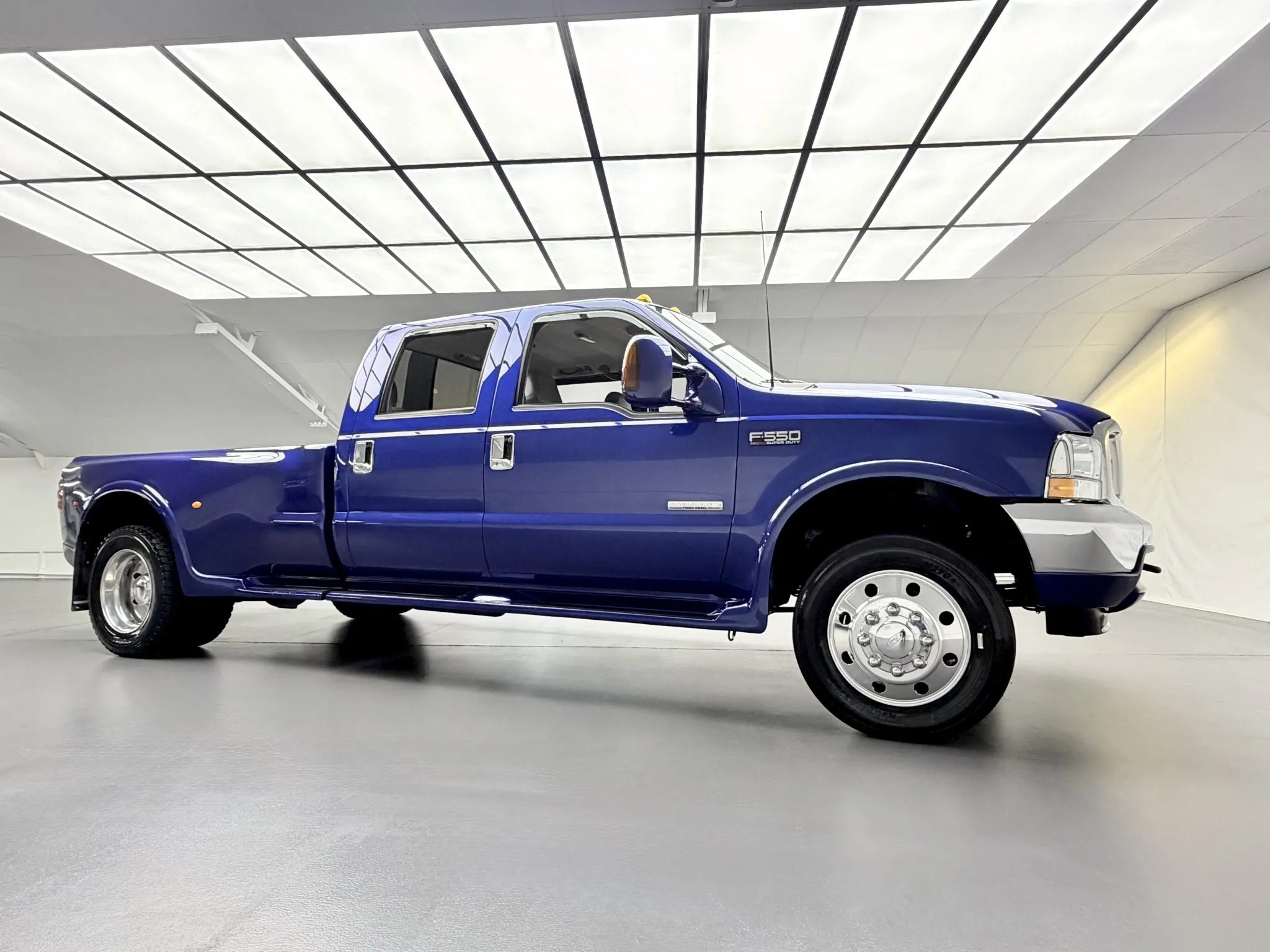 2003 Ford F-550 Fontaine Classic Traveler