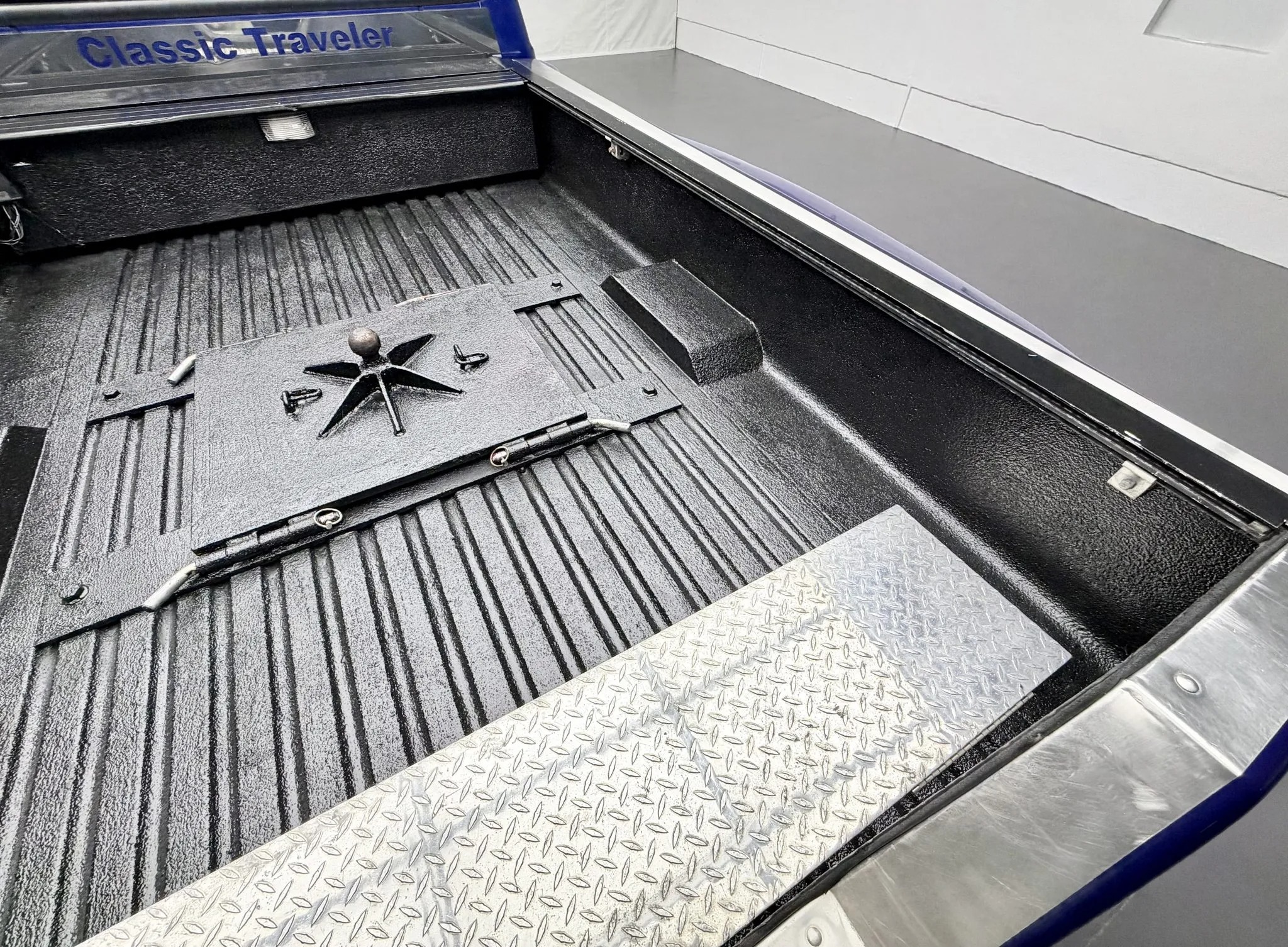 2003 Ford F-550 Fontaine Classic Traveler