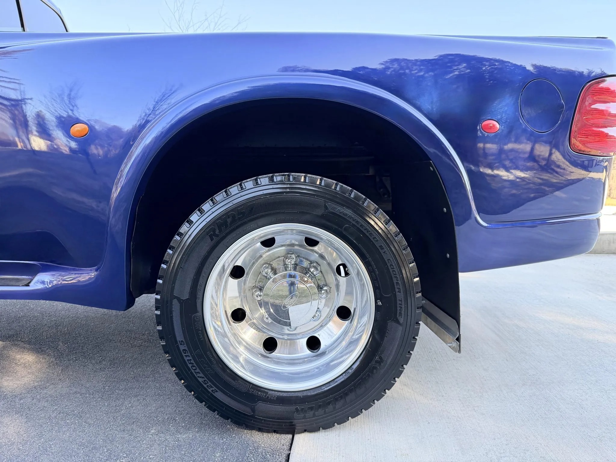 2003 Ford F-550 Fontaine Classic Traveler