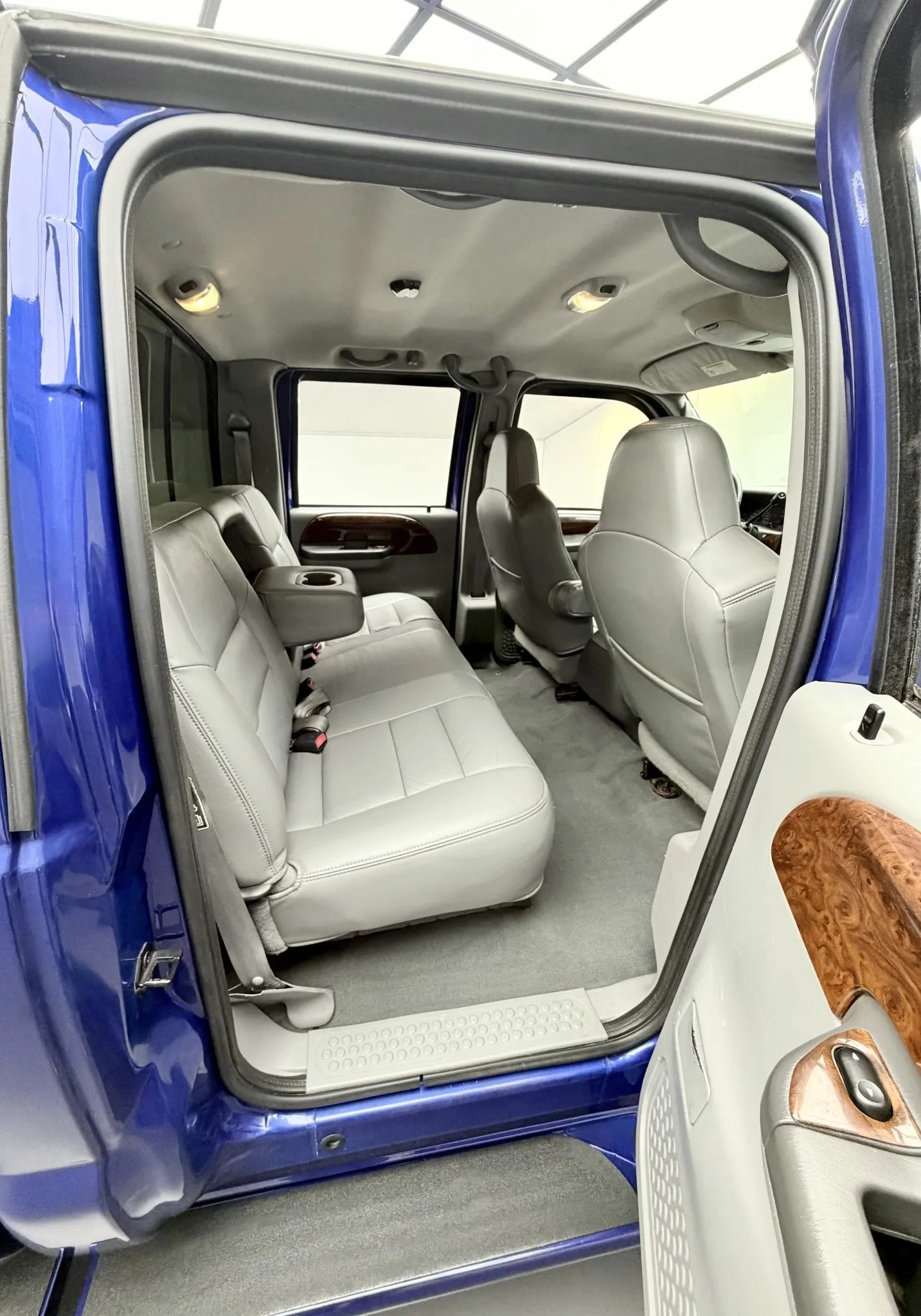 2003 Ford F-550 Fontaine Classic Traveler