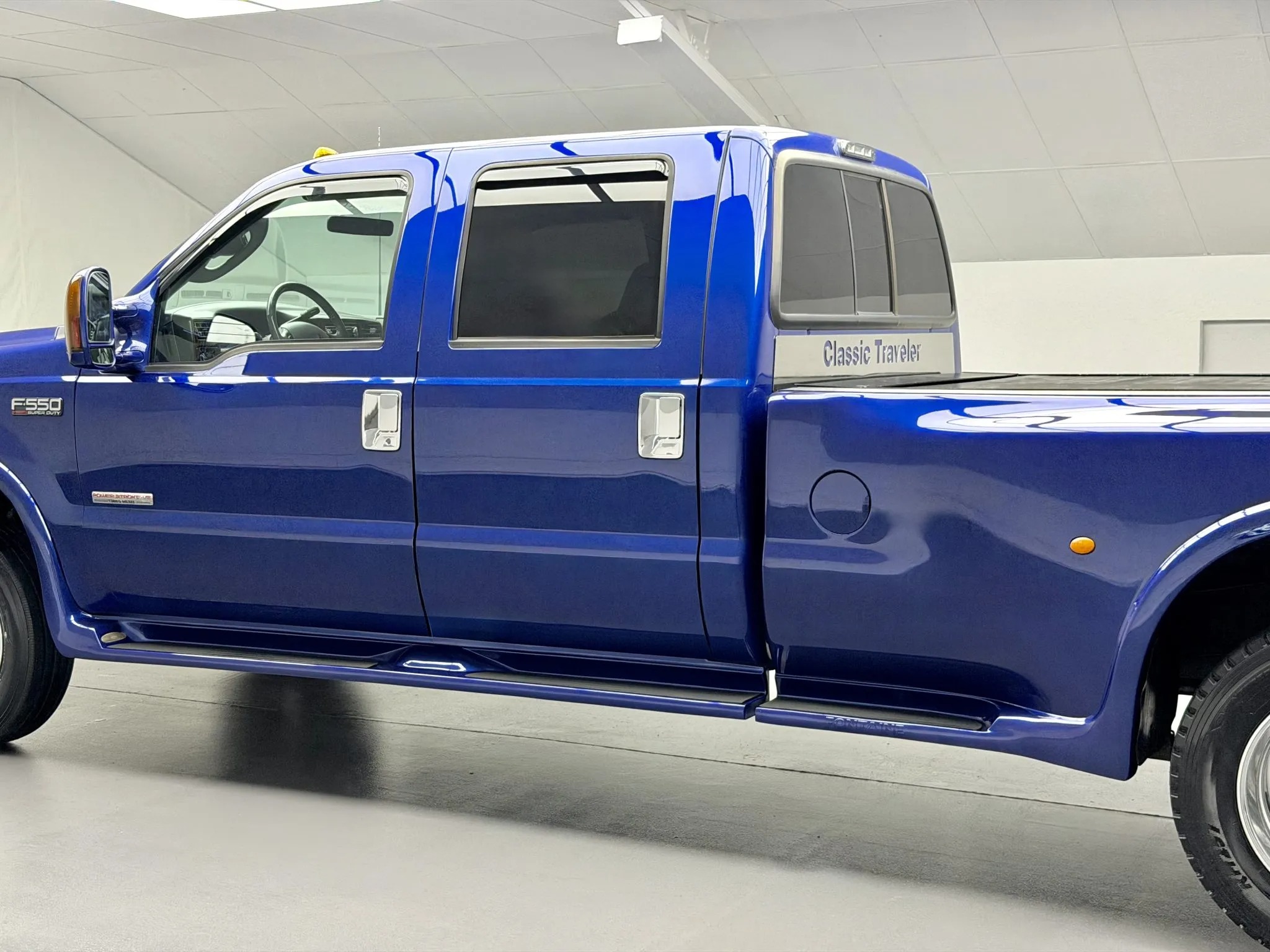 2003 Ford F-550 Fontaine Classic Traveler