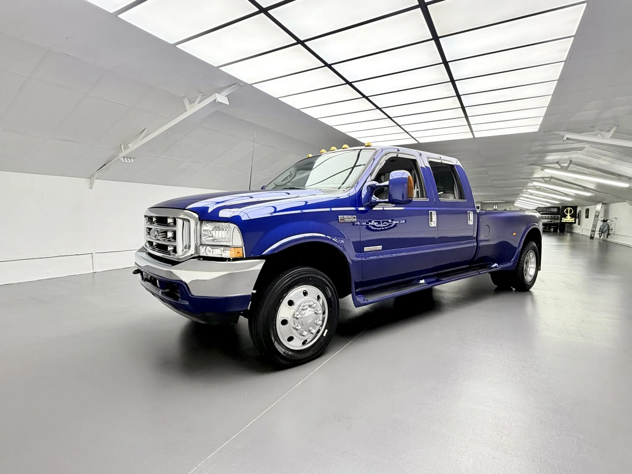 2003 Ford F-550 Fontaine Classic Traveler