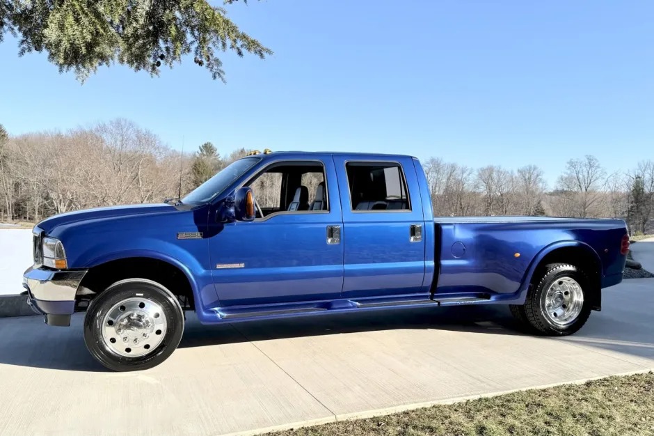 2003 Ford F-550 Fontaine Classic Traveler