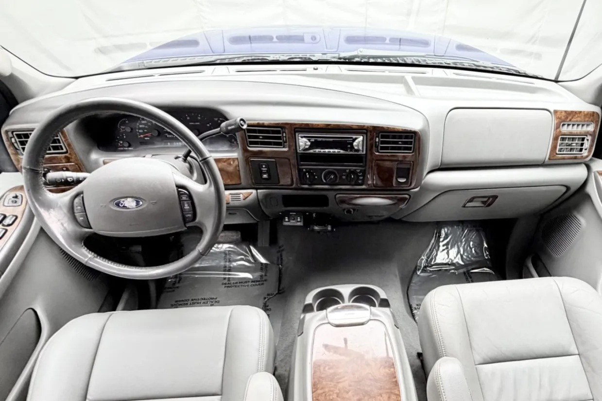 2003 Ford F-550 Fontaine Classic Traveler