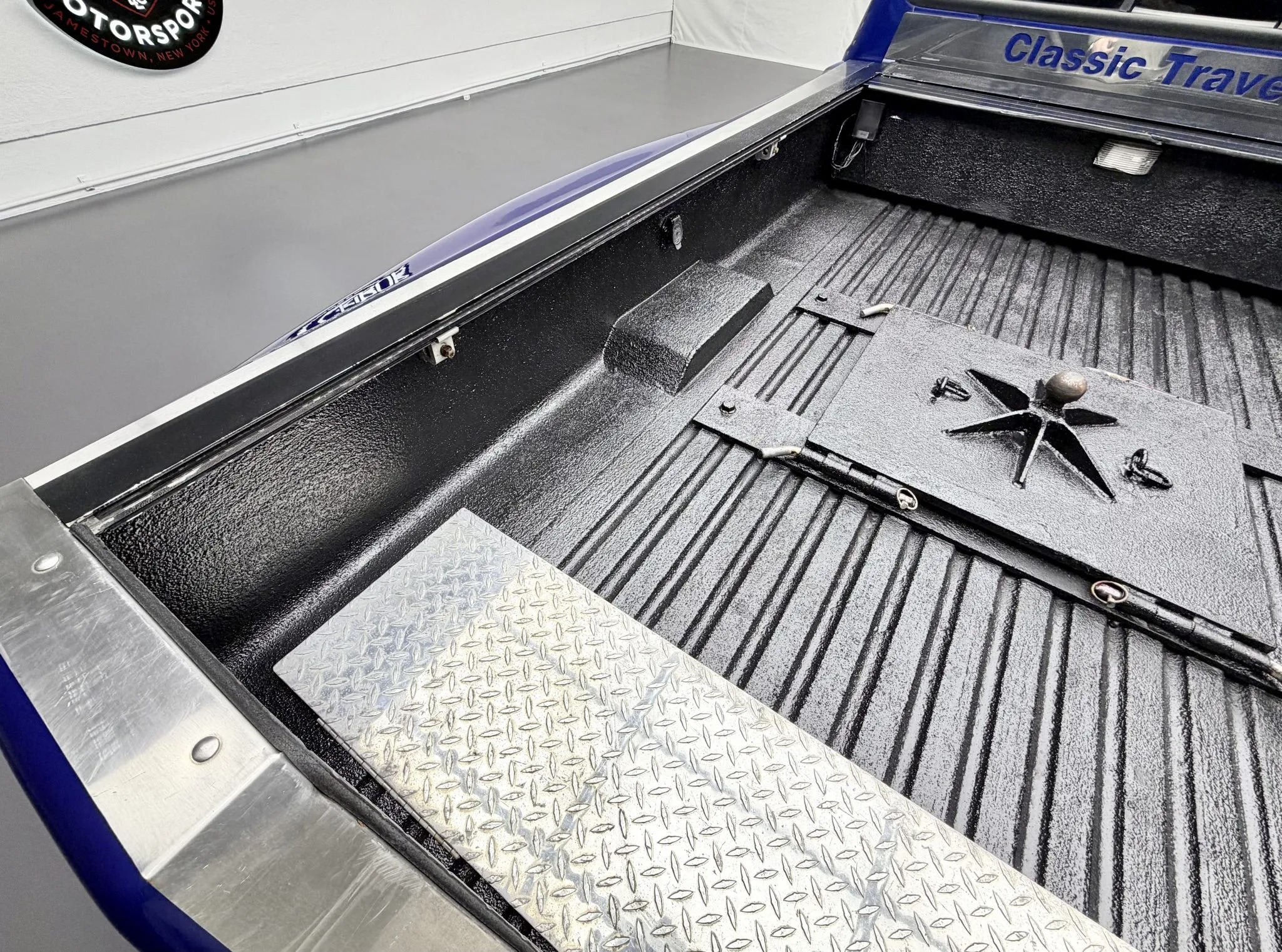 2003 Ford F-550 Fontaine Classic Traveler