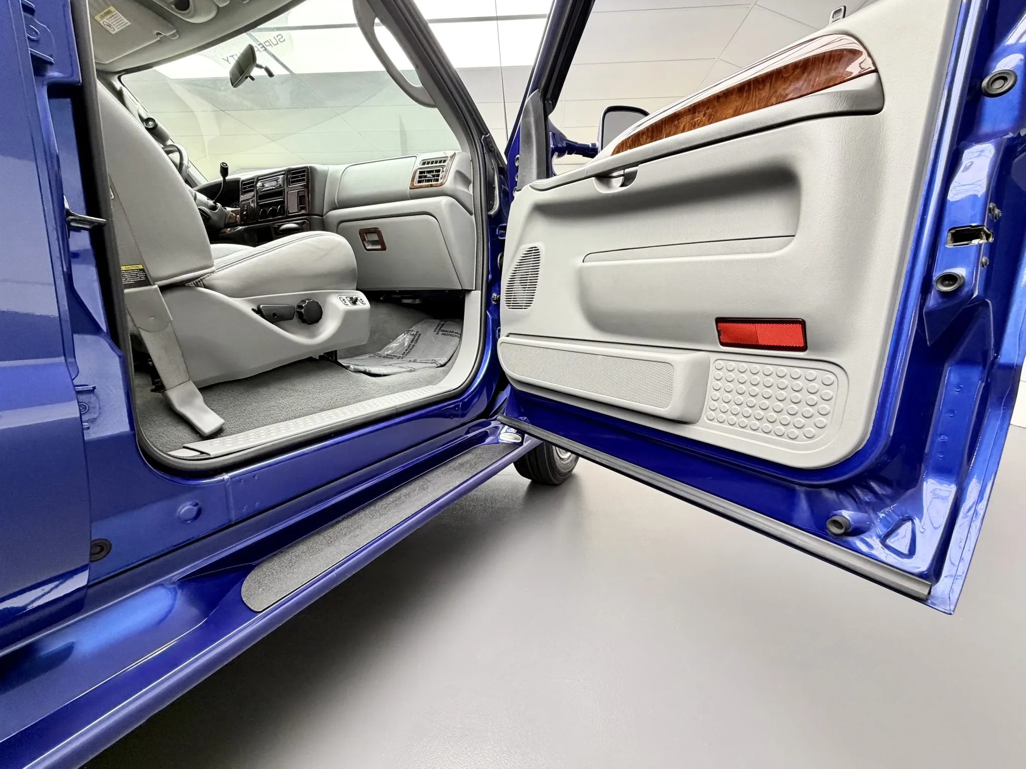 2003 Ford F-550 Fontaine Classic Traveler