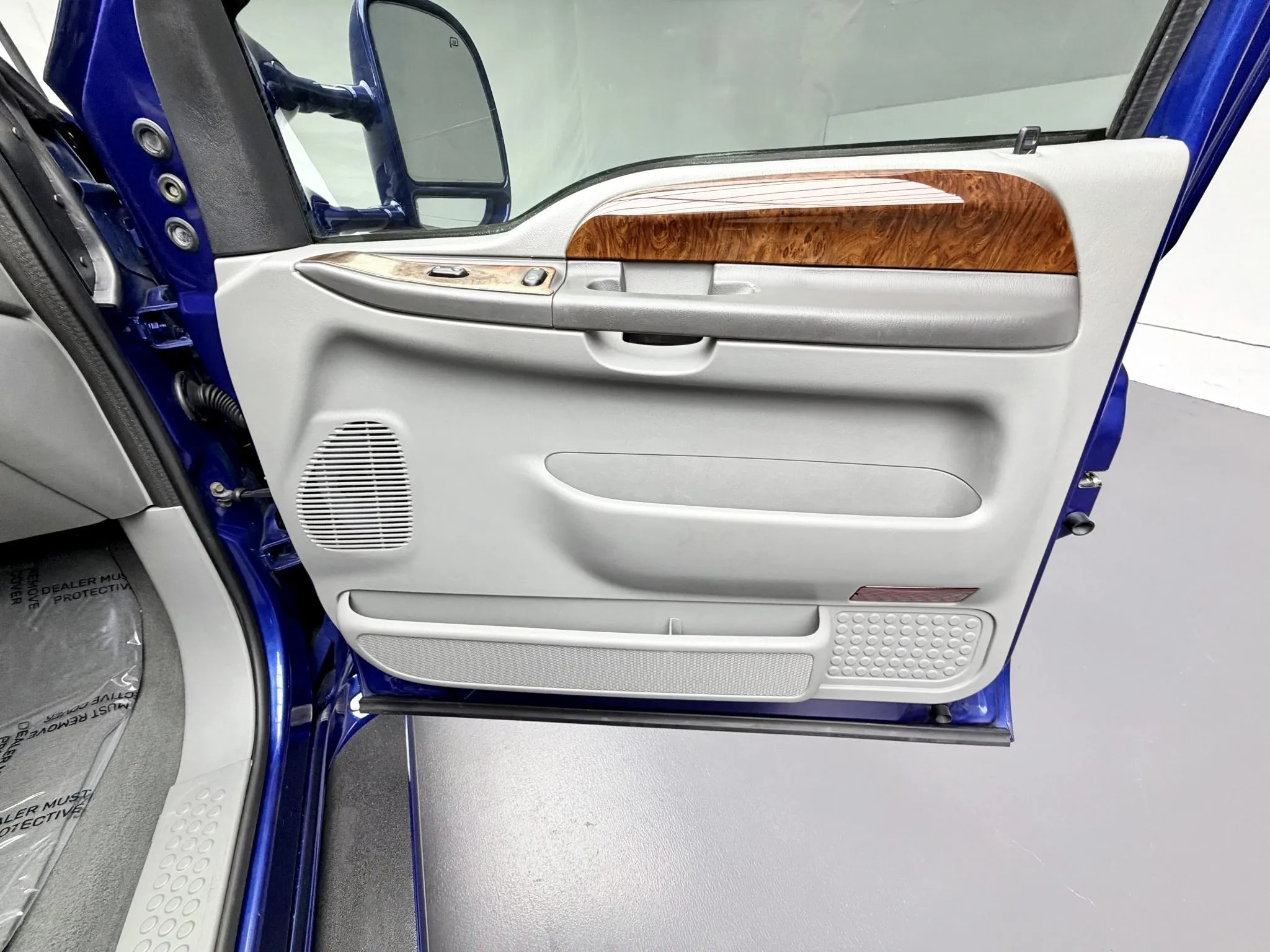 2003 Ford F-550 Fontaine Classic Traveler