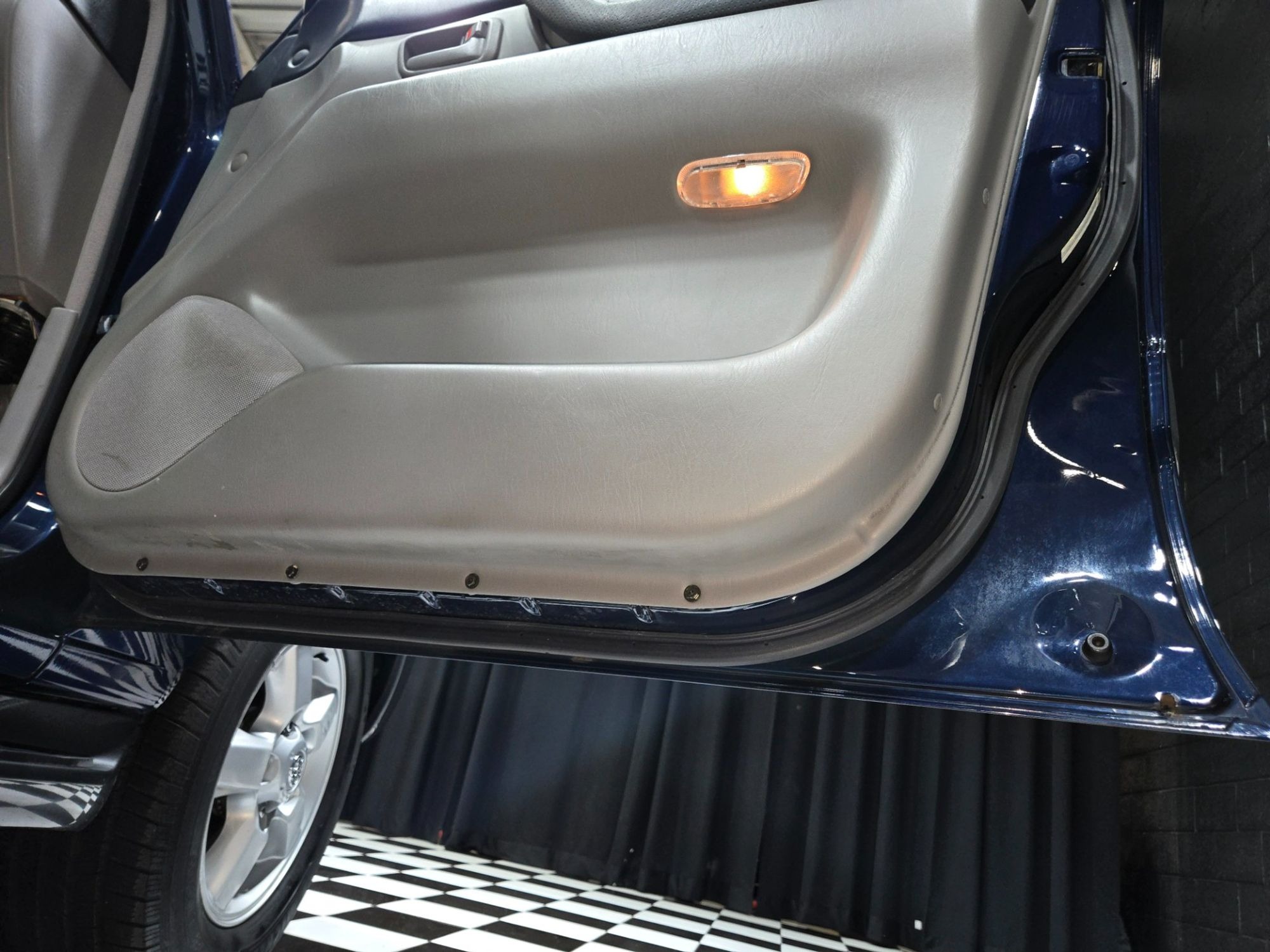 2004 Toyota Land Cruiser