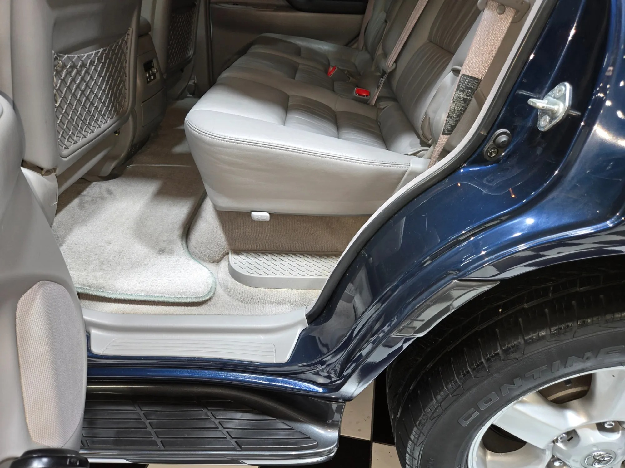 2004 Toyota Land Cruiser