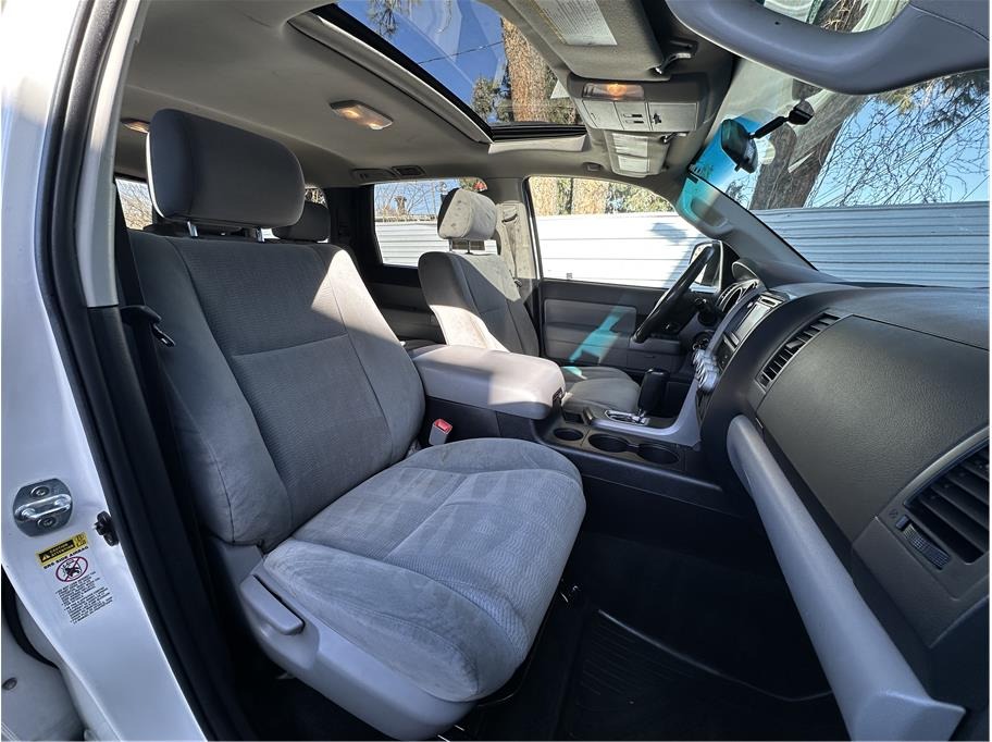 2015 Toyota Sequoia SR5 - 4