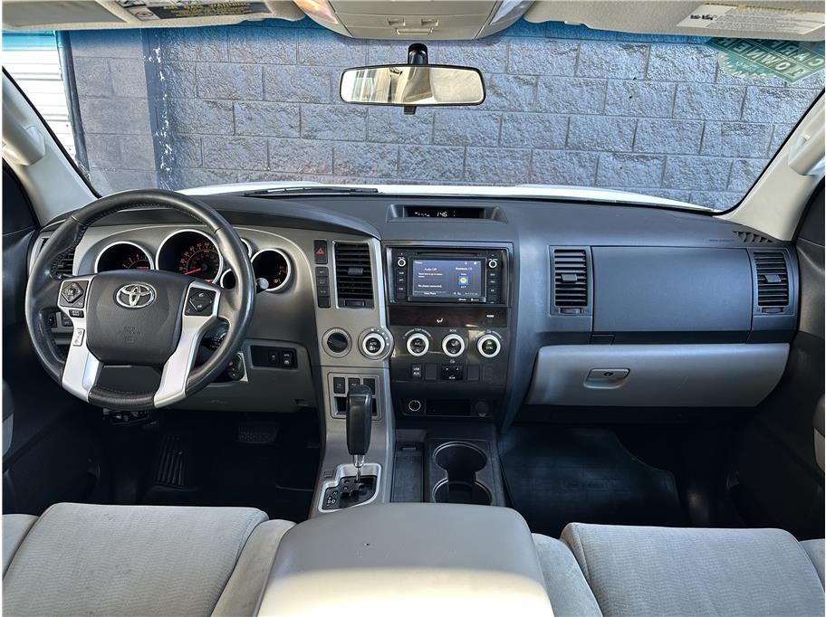 2015 Toyota Sequoia SR5