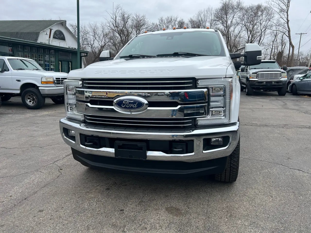 2017 Ford Super Duty F-350 Lariat - 2