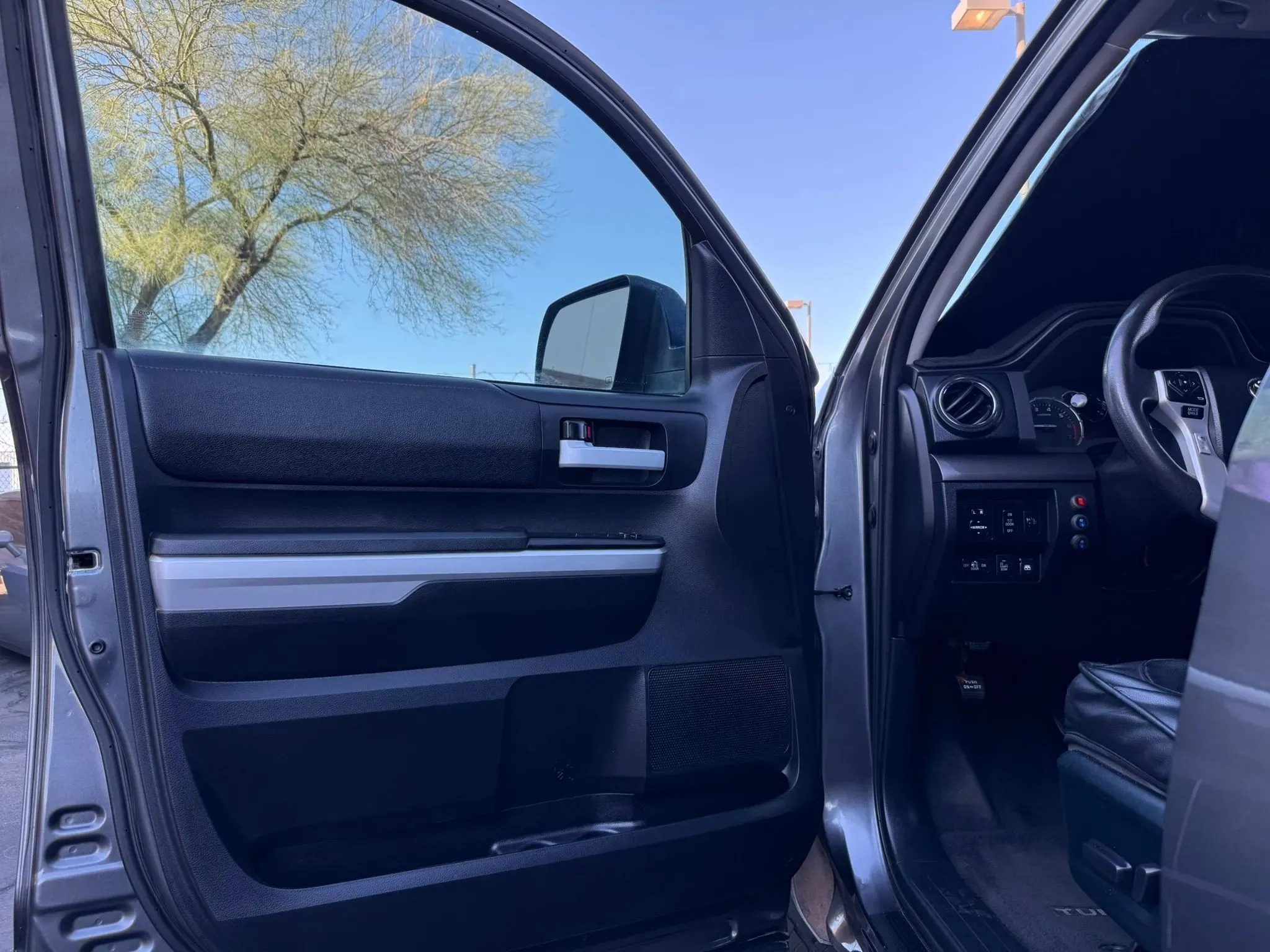 2016 Toyota Tundra SR5