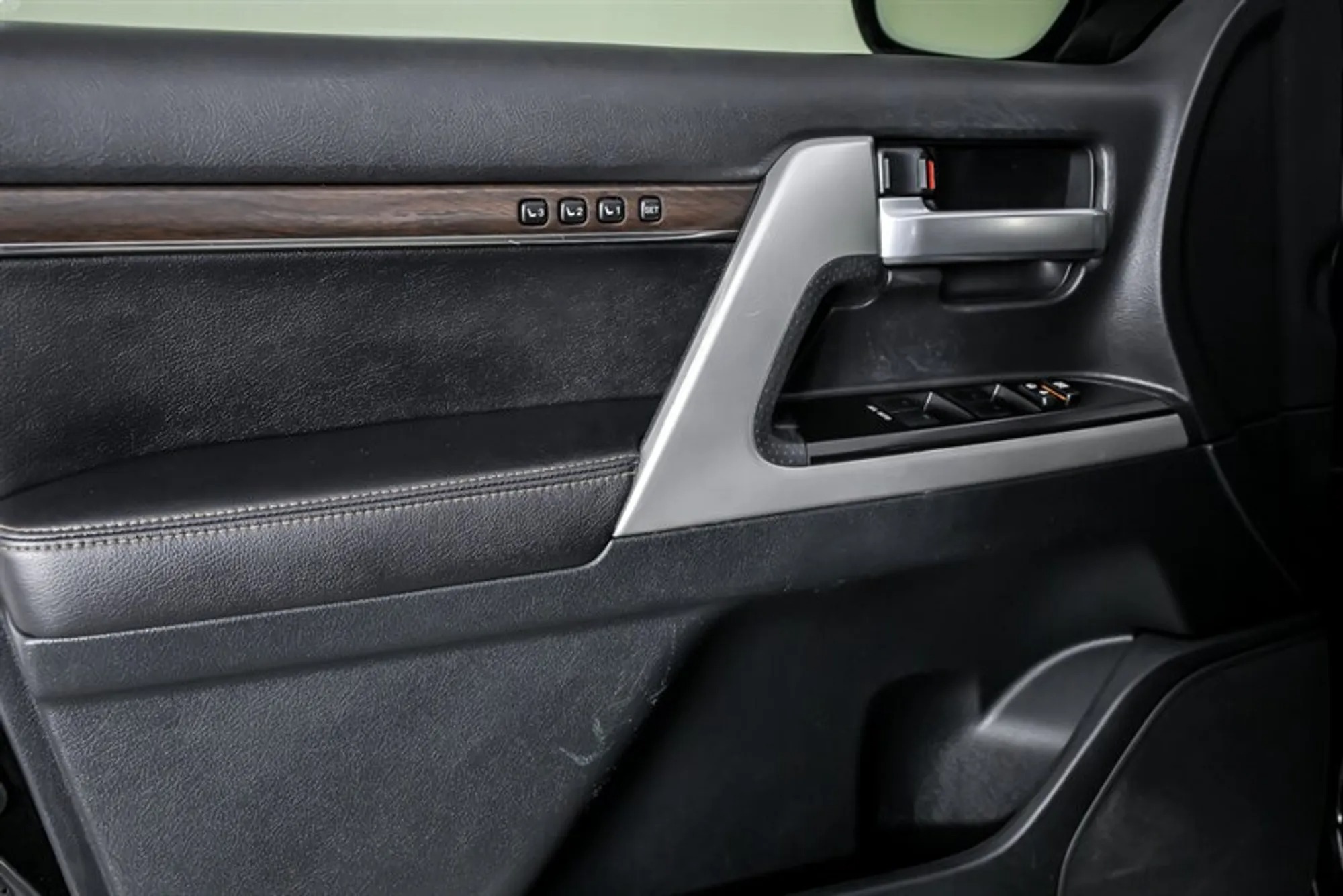 2020 Toyota Land Cruiser Heritage Edition