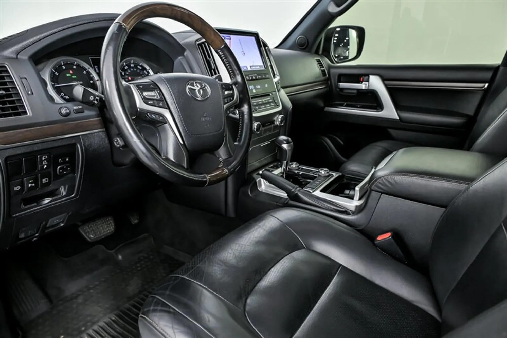 2020 Toyota Land Cruiser Heritage Edition