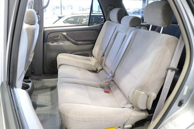 2004 Toyota Sequoia SR5