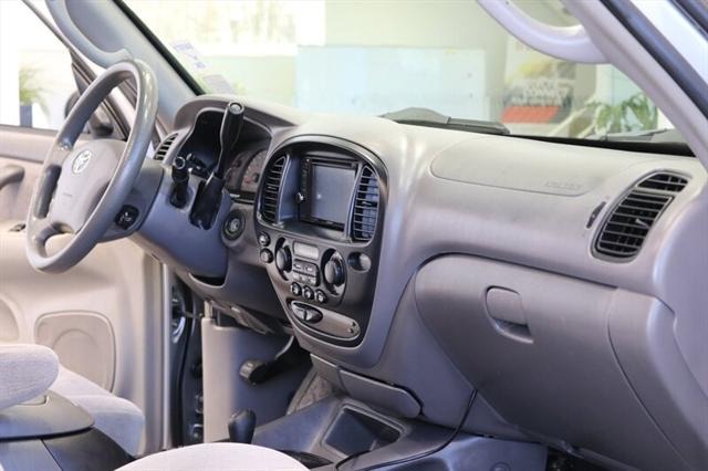 2004 Toyota Sequoia SR5