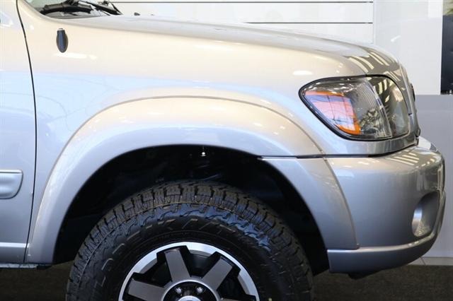 2004 Toyota Sequoia SR5