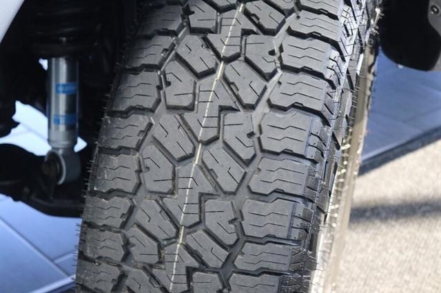 2004 Toyota Sequoia SR5