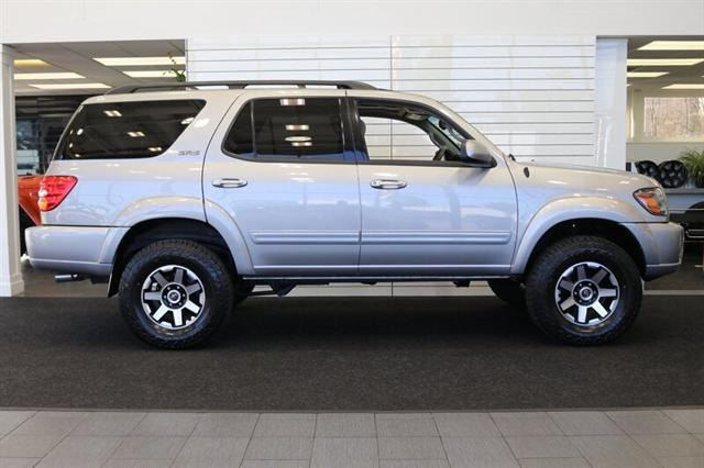 2004 Toyota Sequoia SR5 - 5