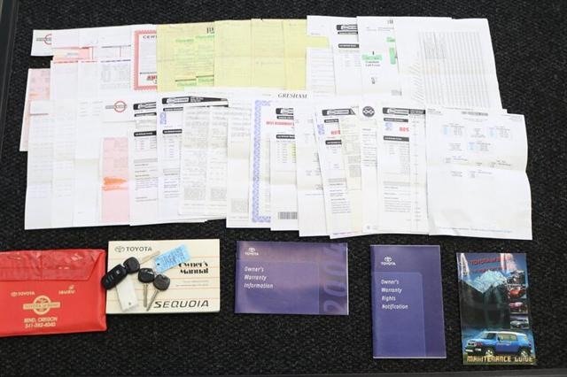 2004 Toyota Sequoia SR5