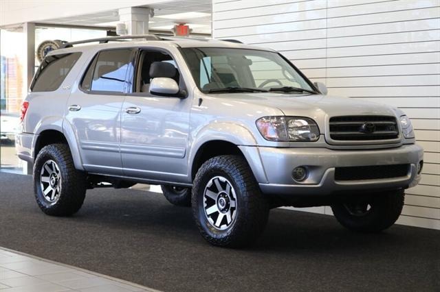 2004 Toyota Sequoia SR5 - 2