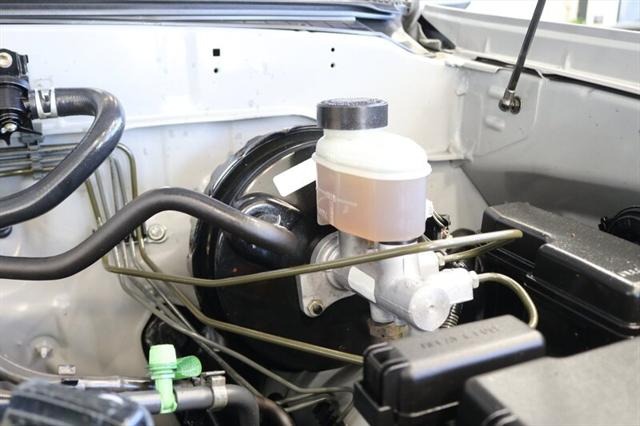 2004 Toyota Sequoia SR5