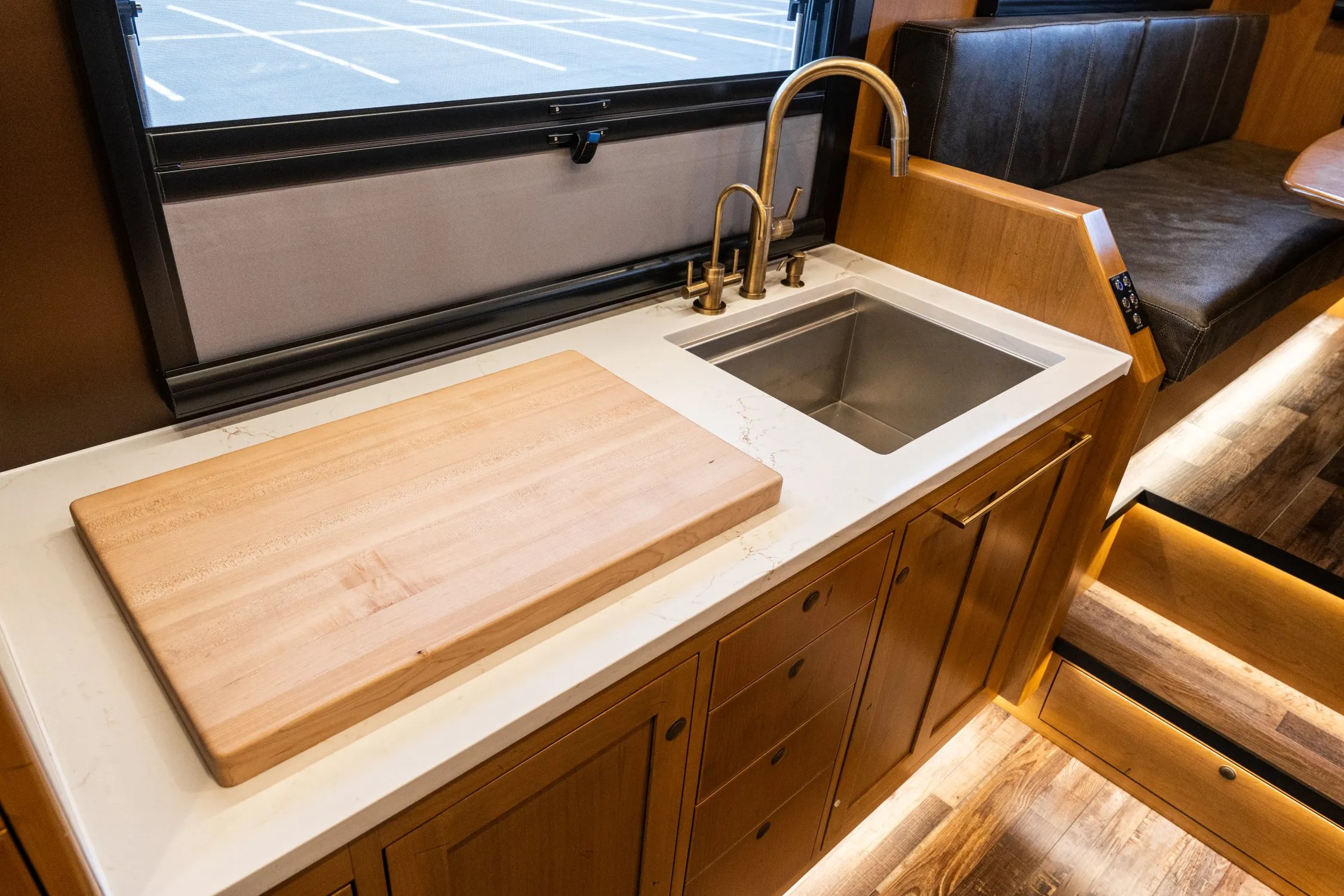 2024 EarthRoamer SX 020