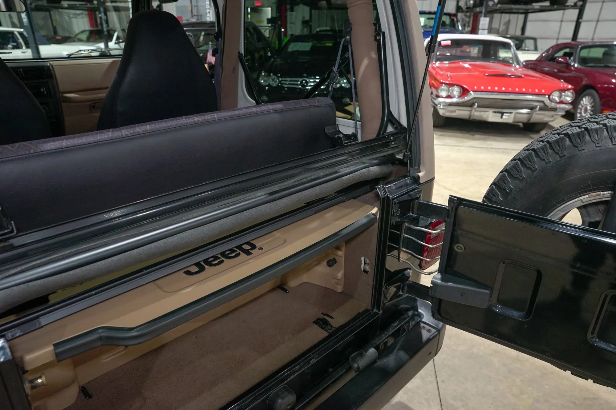 2001 Jeep Wrangler Sahara Edition