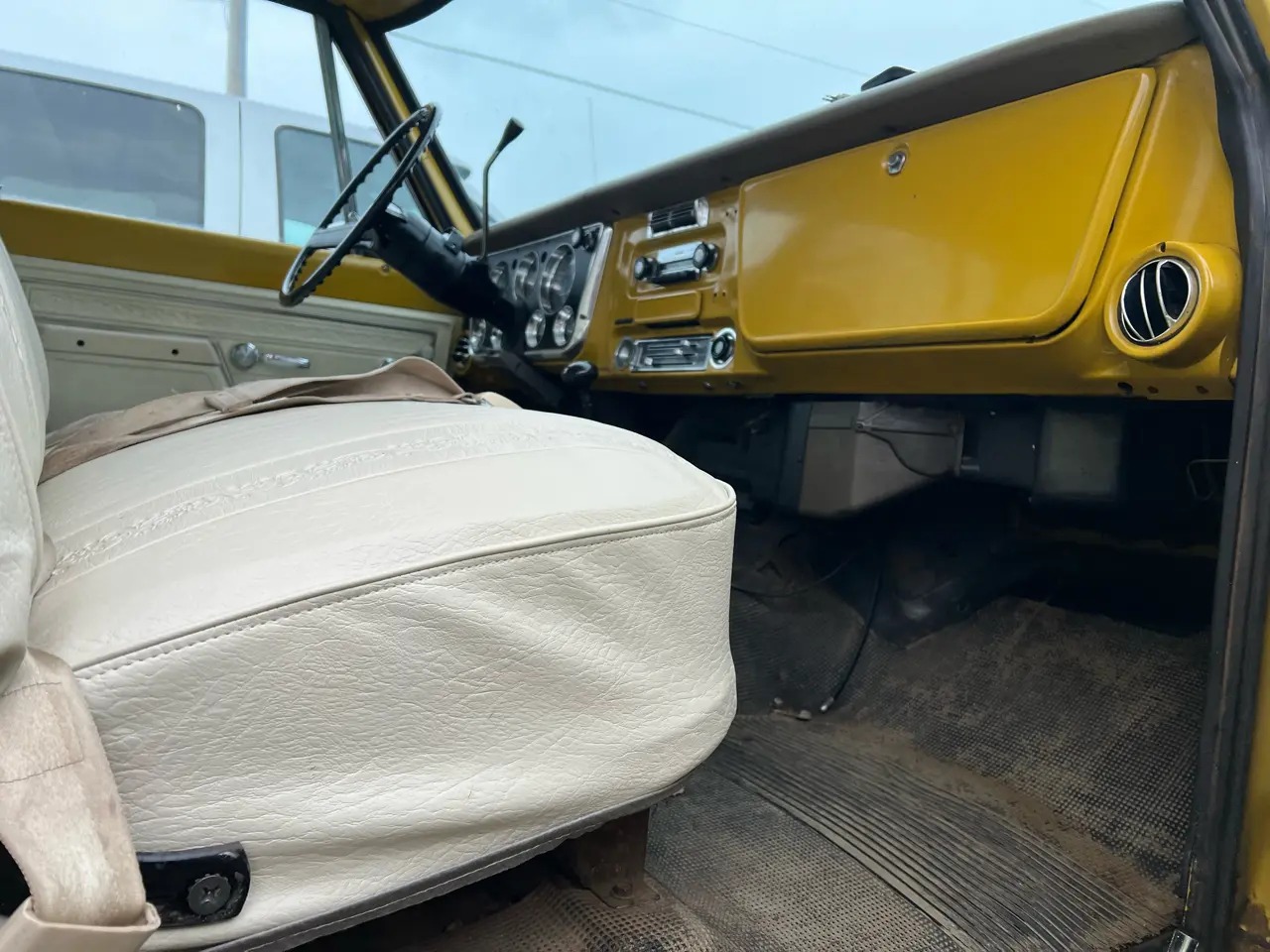 1972 Chevrolet K20 Suburban Custom Deluxe