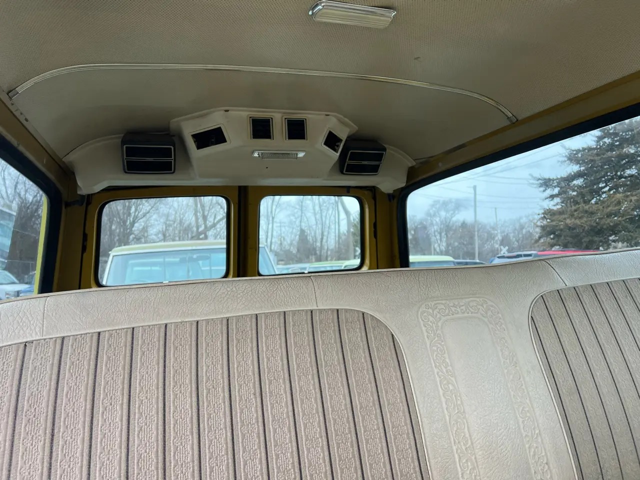 1972 Chevrolet K20 Suburban Custom Deluxe