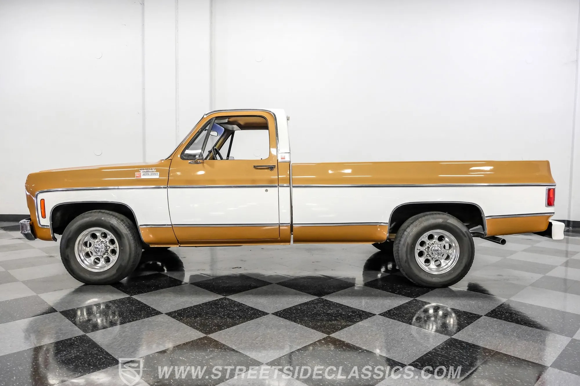 1974 GMC C2500 Sierra Grande - 2