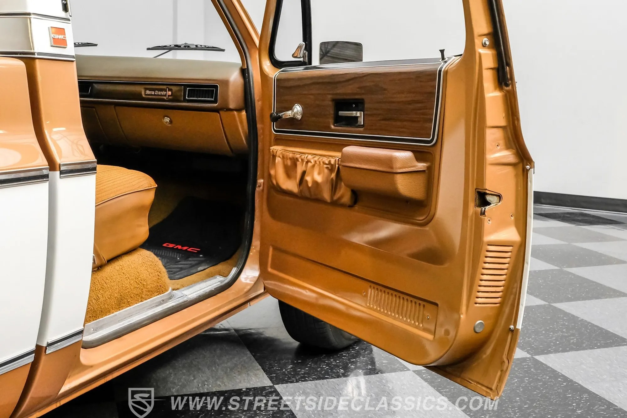 1974 GMC C2500 Sierra Grande