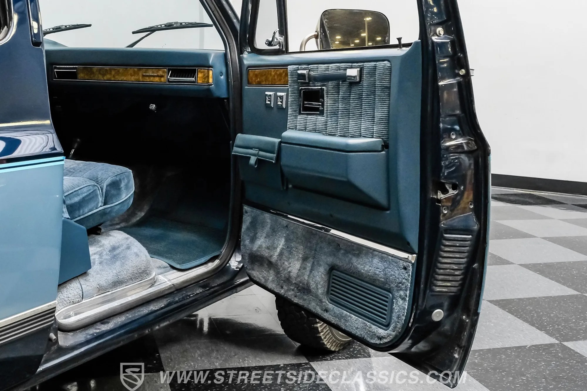 1990 GMC Suburban SLE