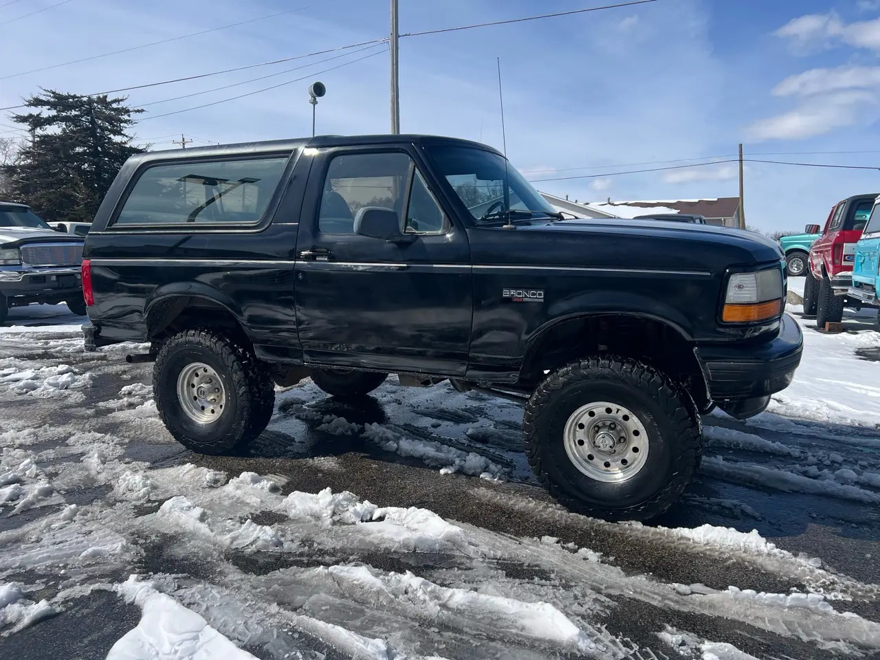 1995 Ford Bronco XLT - 2