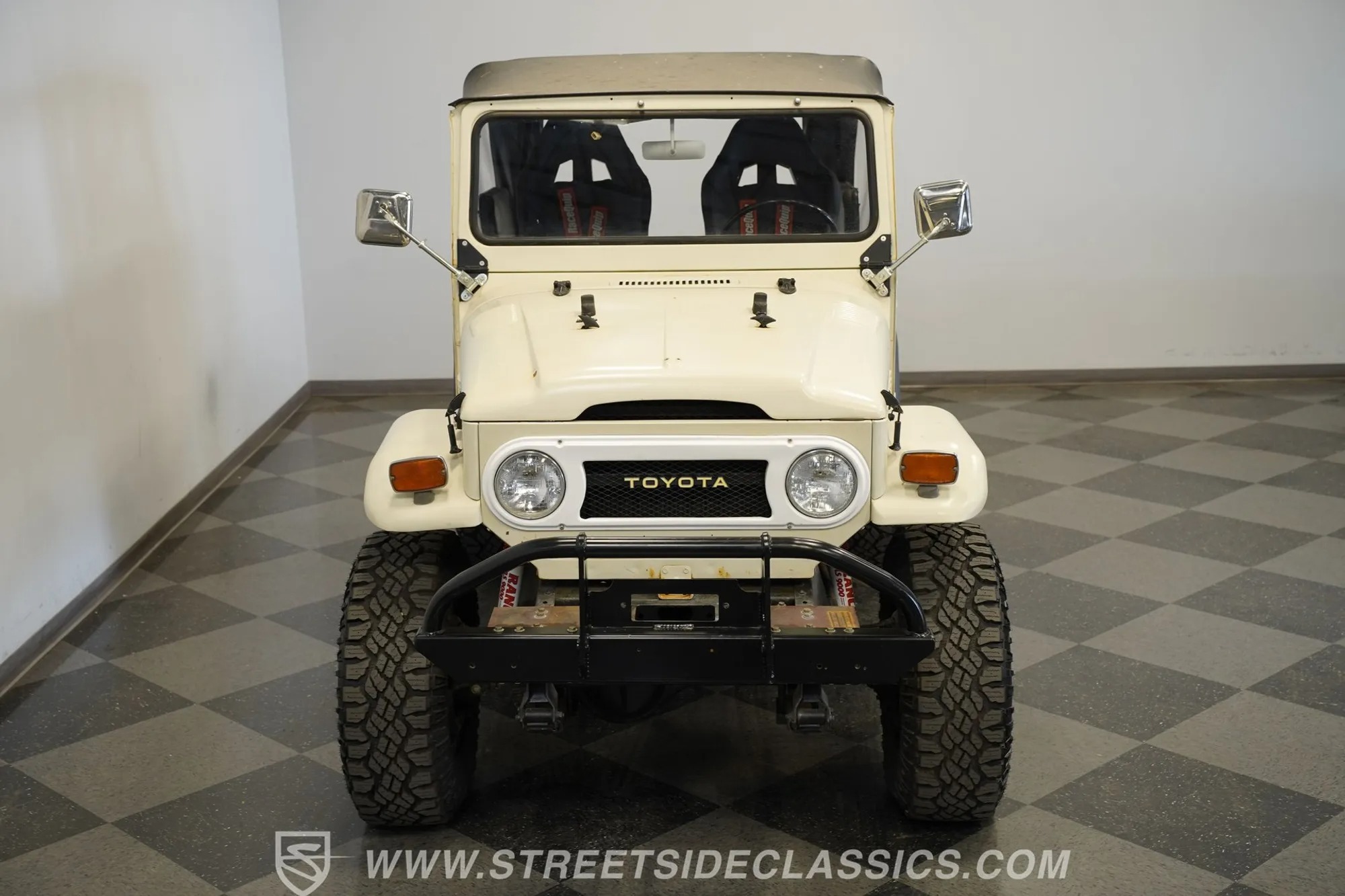 1974 Toyota Land Cruiser FJ40