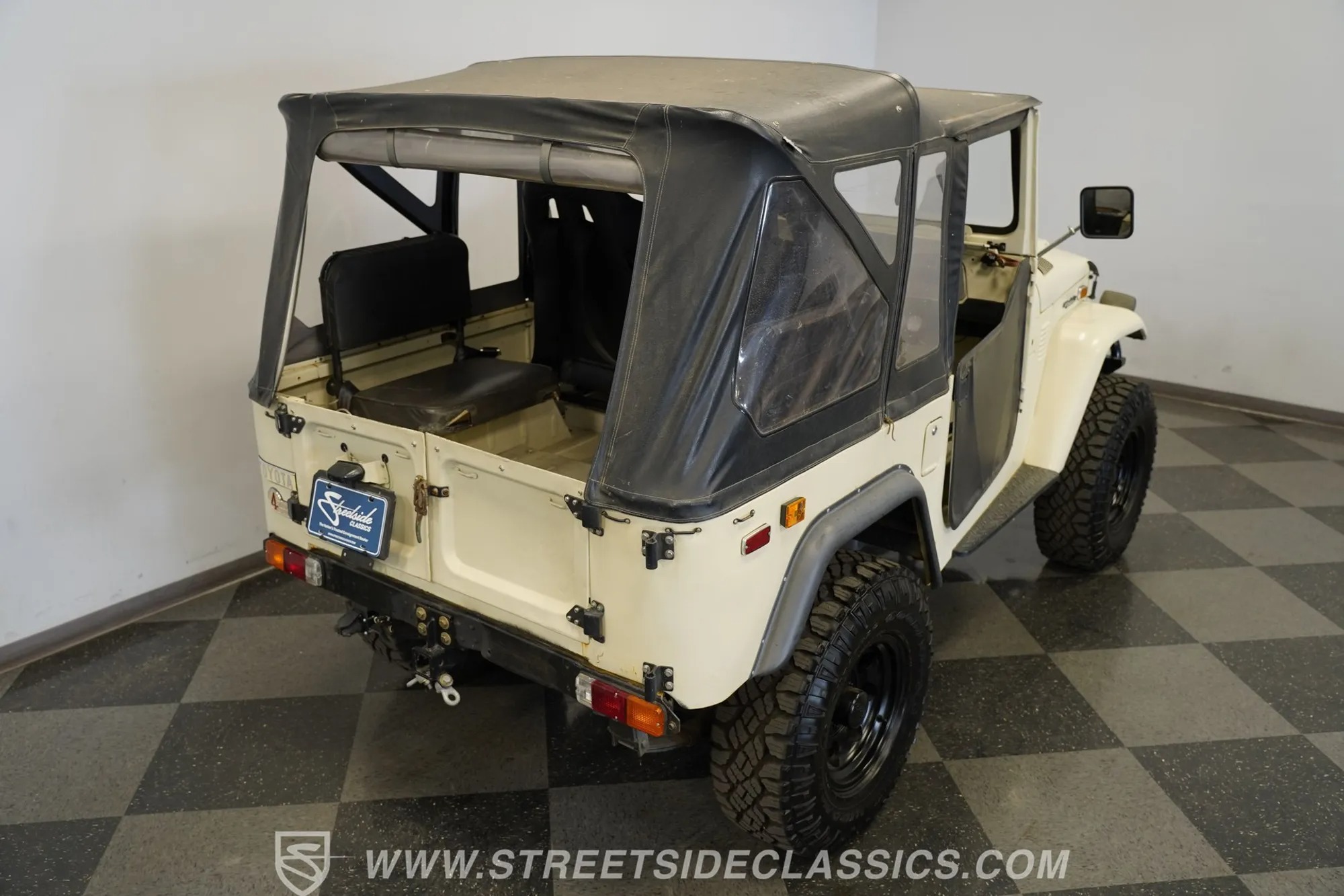 1974 Toyota Land Cruiser FJ40