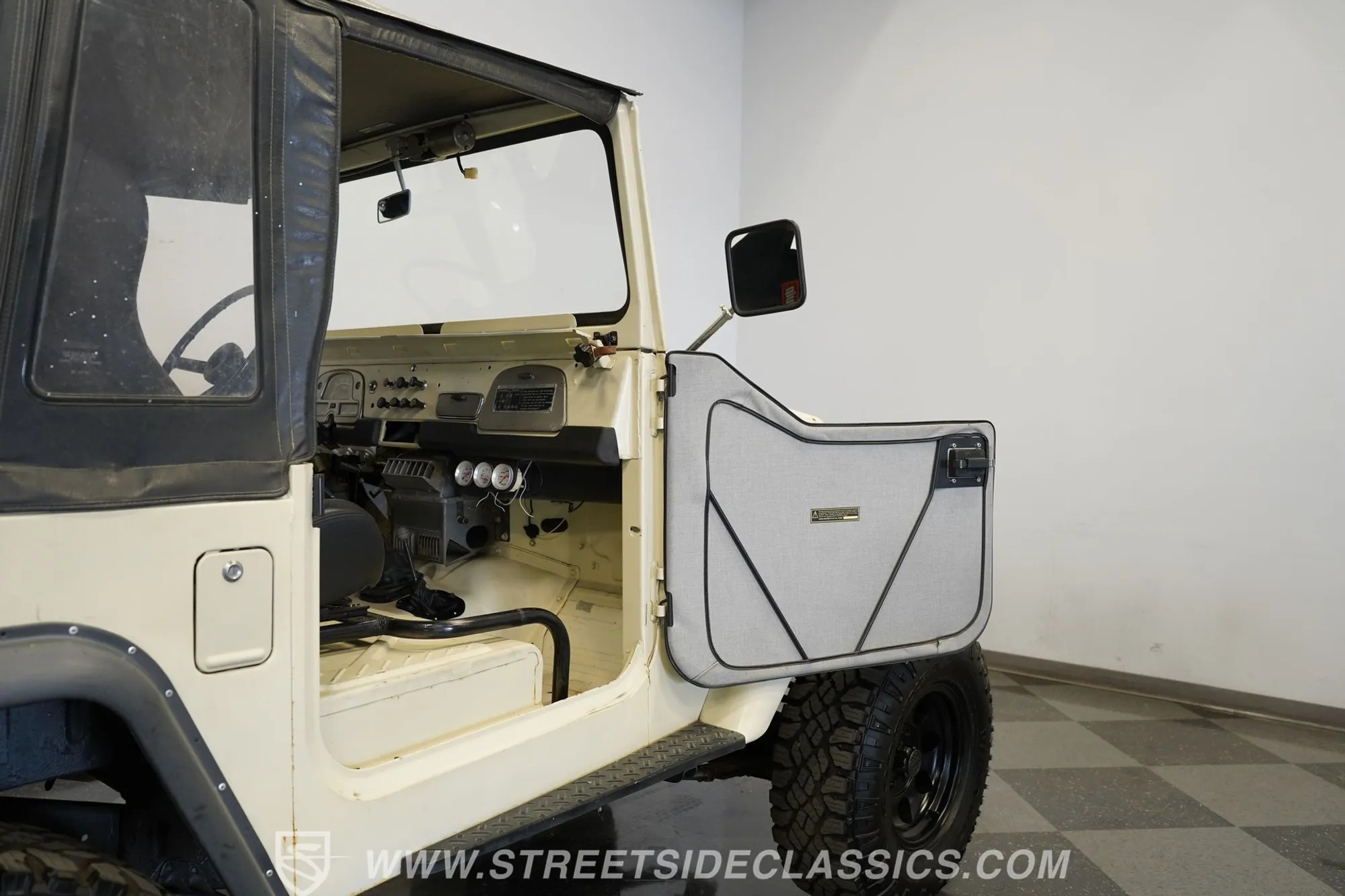 1974 Toyota Land Cruiser FJ40
