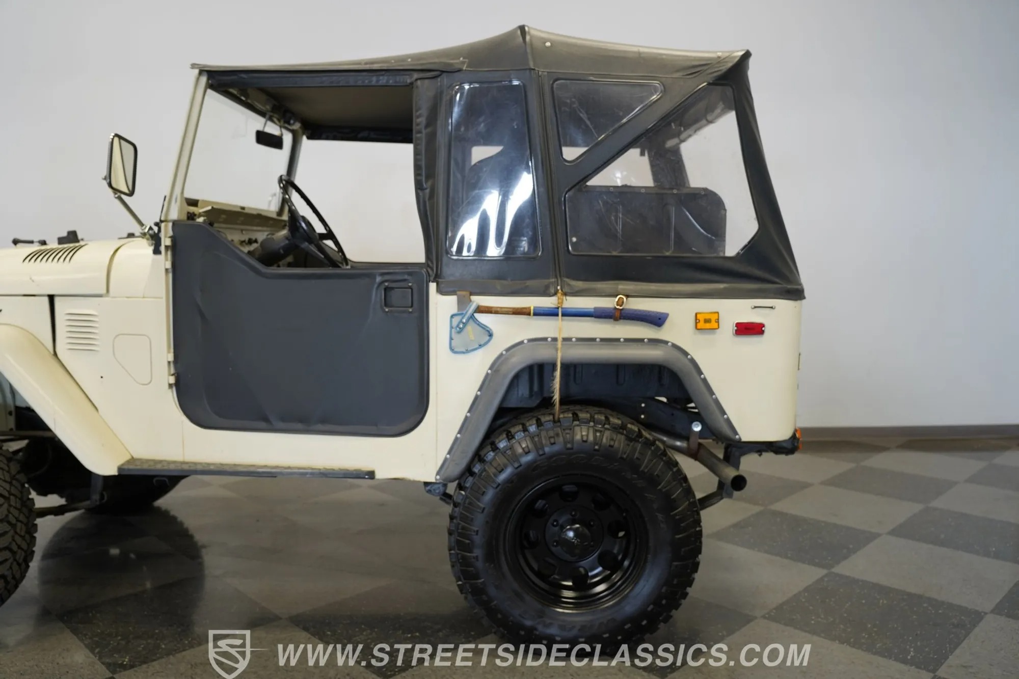 1974 Toyota Land Cruiser FJ40