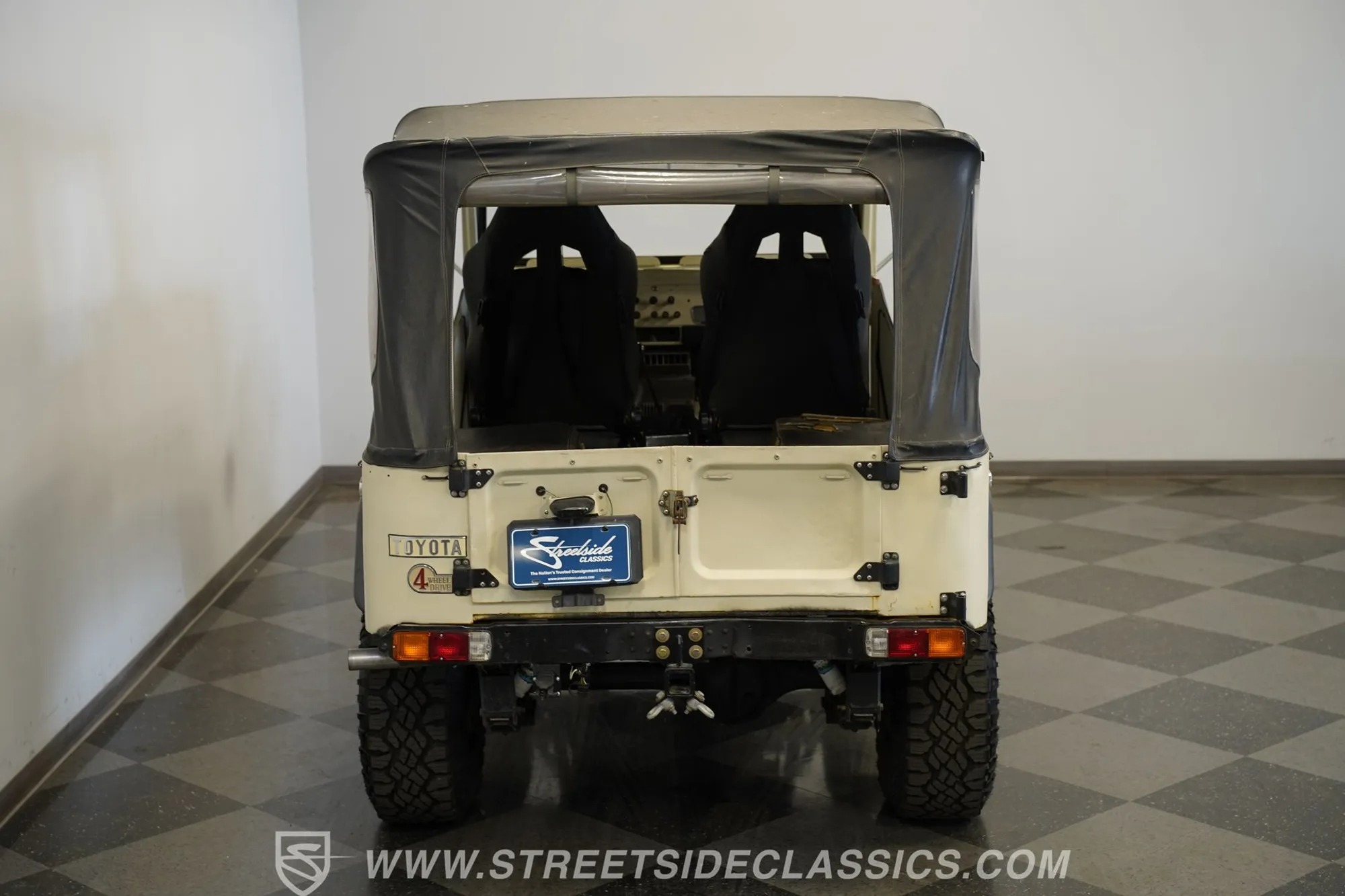 1974 Toyota Land Cruiser FJ40