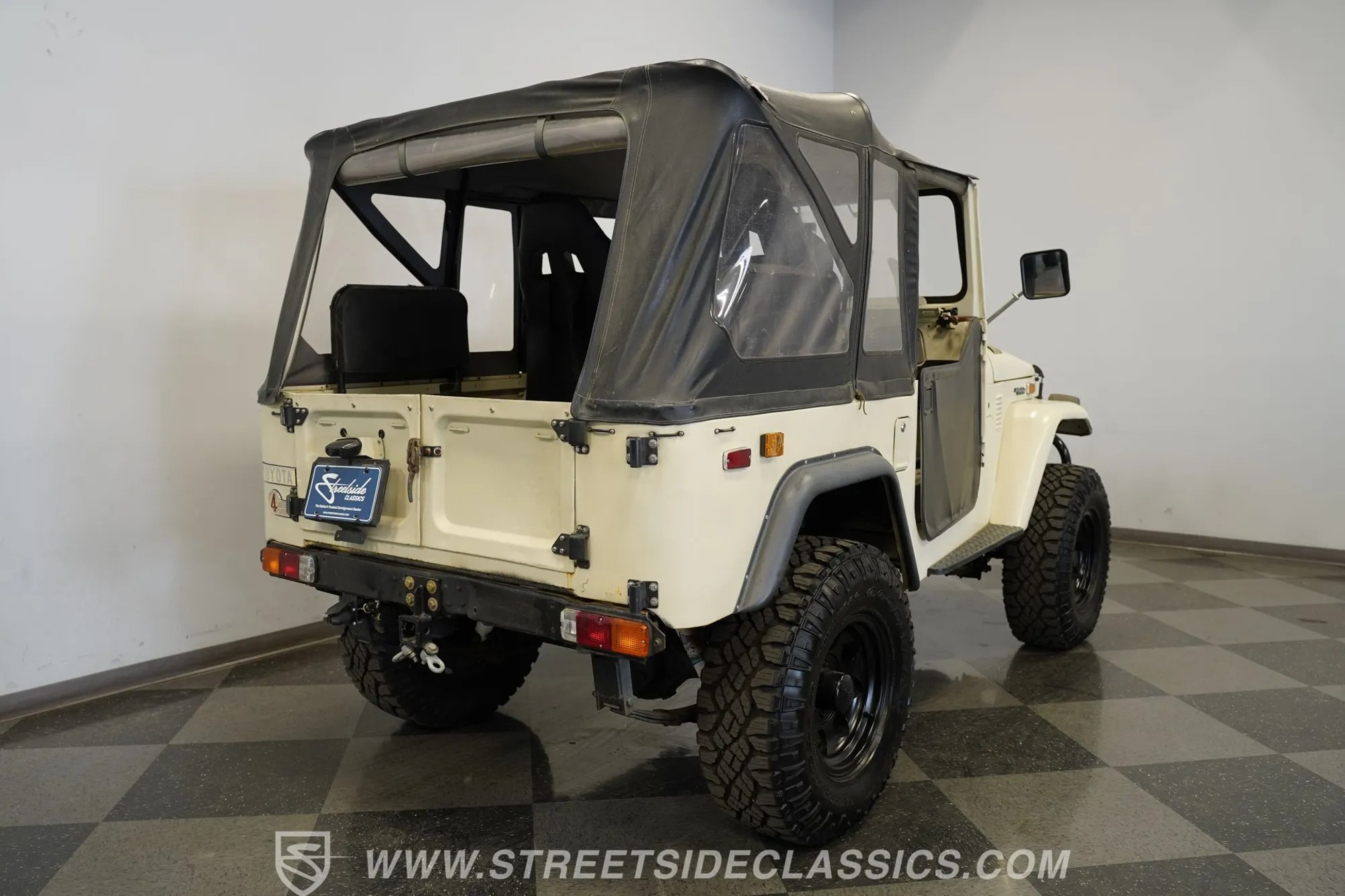 1974 Toyota Land Cruiser FJ40