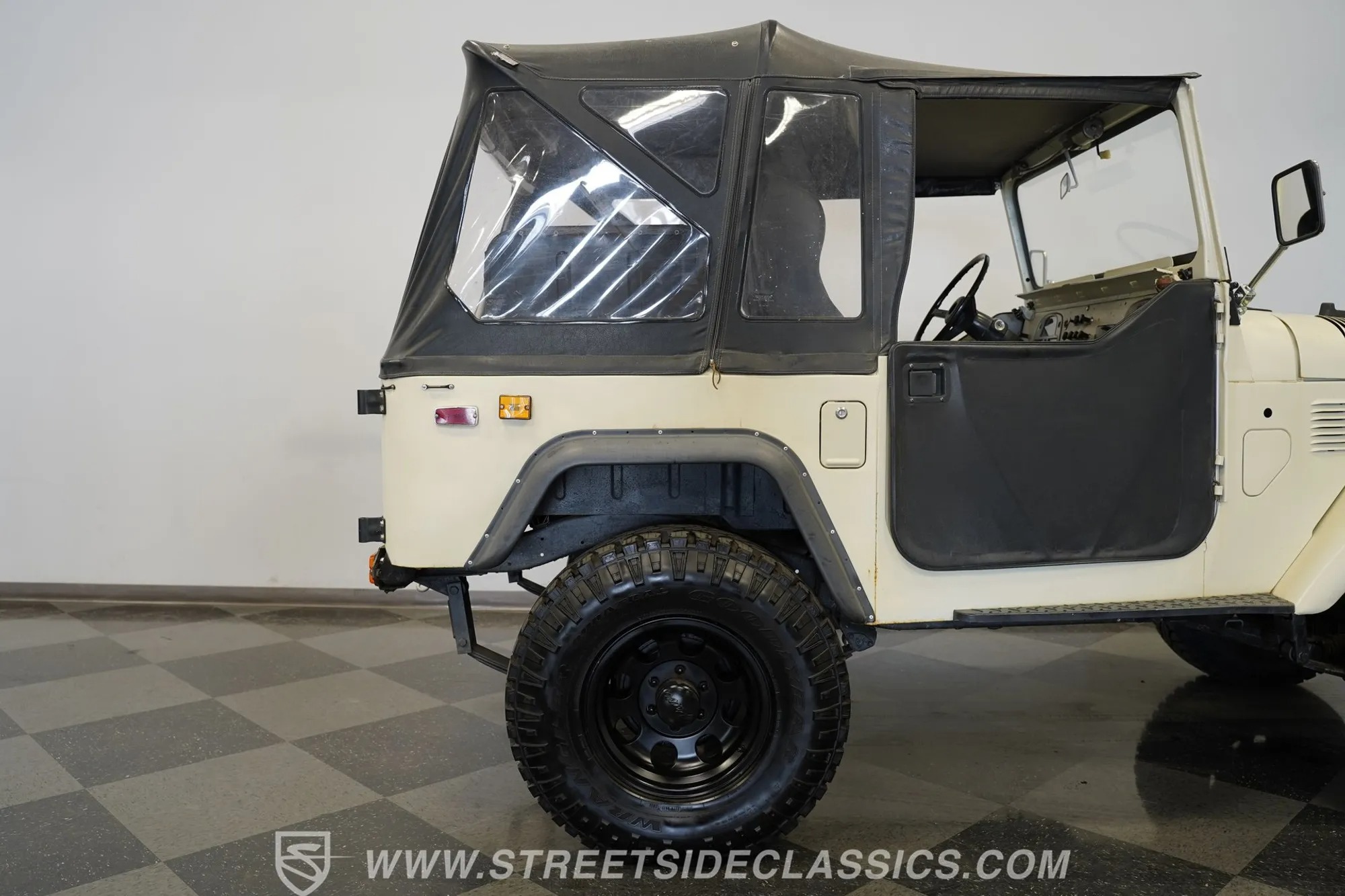 1974 Toyota Land Cruiser FJ40