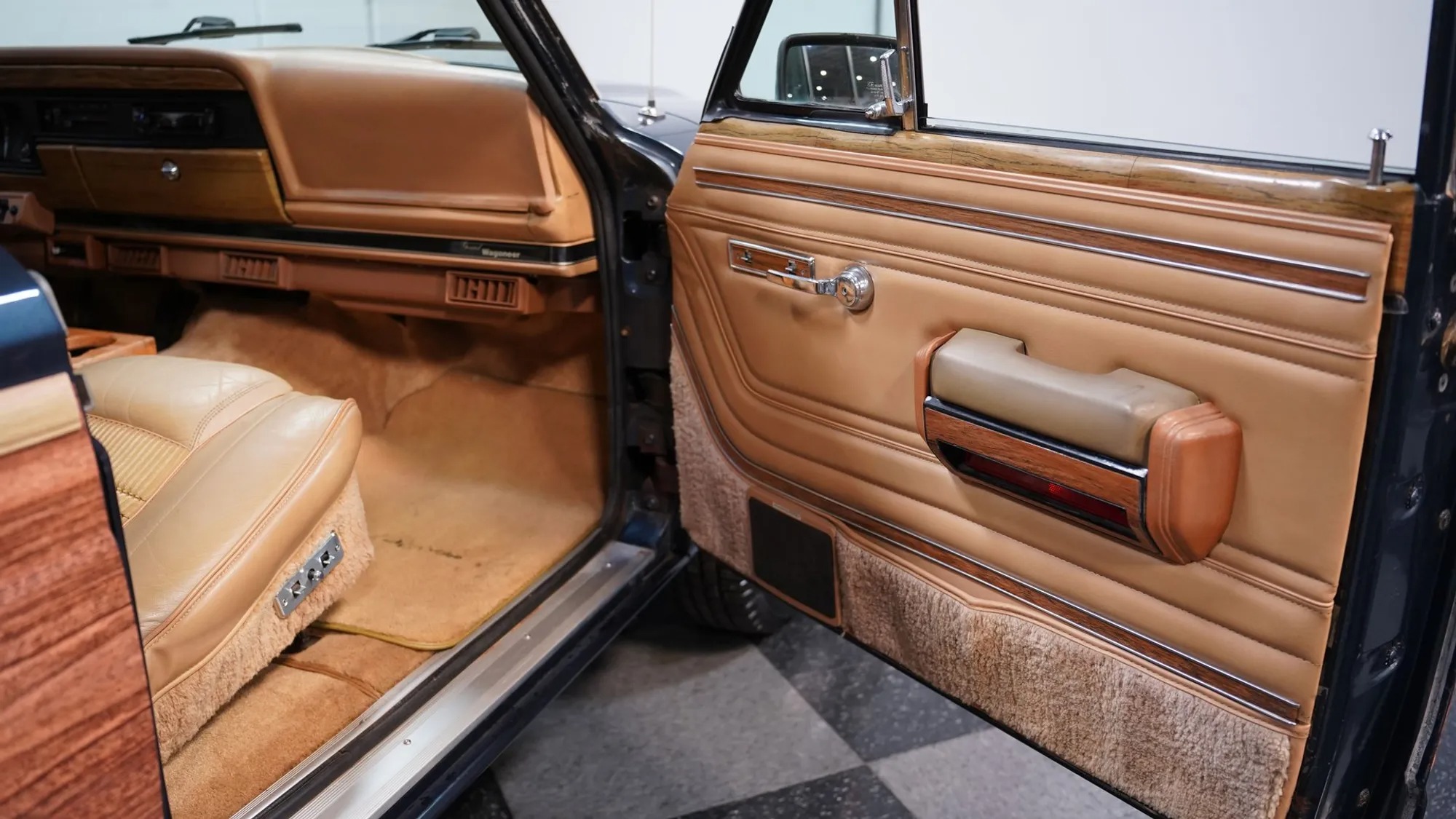 1988 Jeep Grand Wagoneer