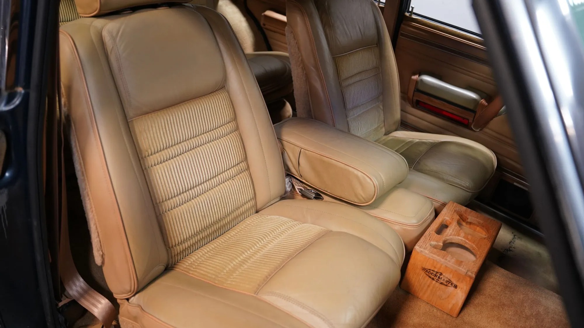 1988 Jeep Grand Wagoneer